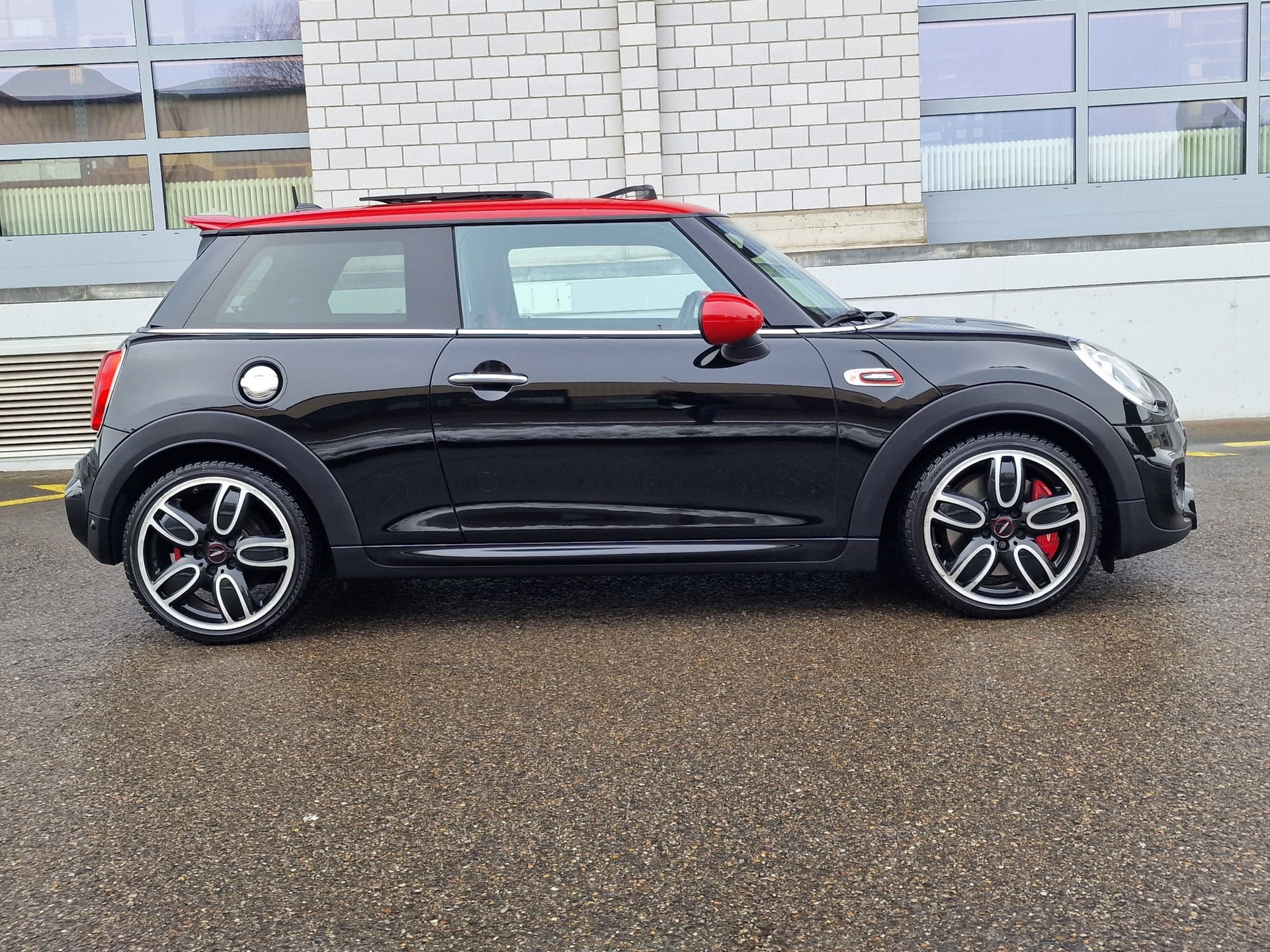 MINI Cooper John Cooper Works-image-3
