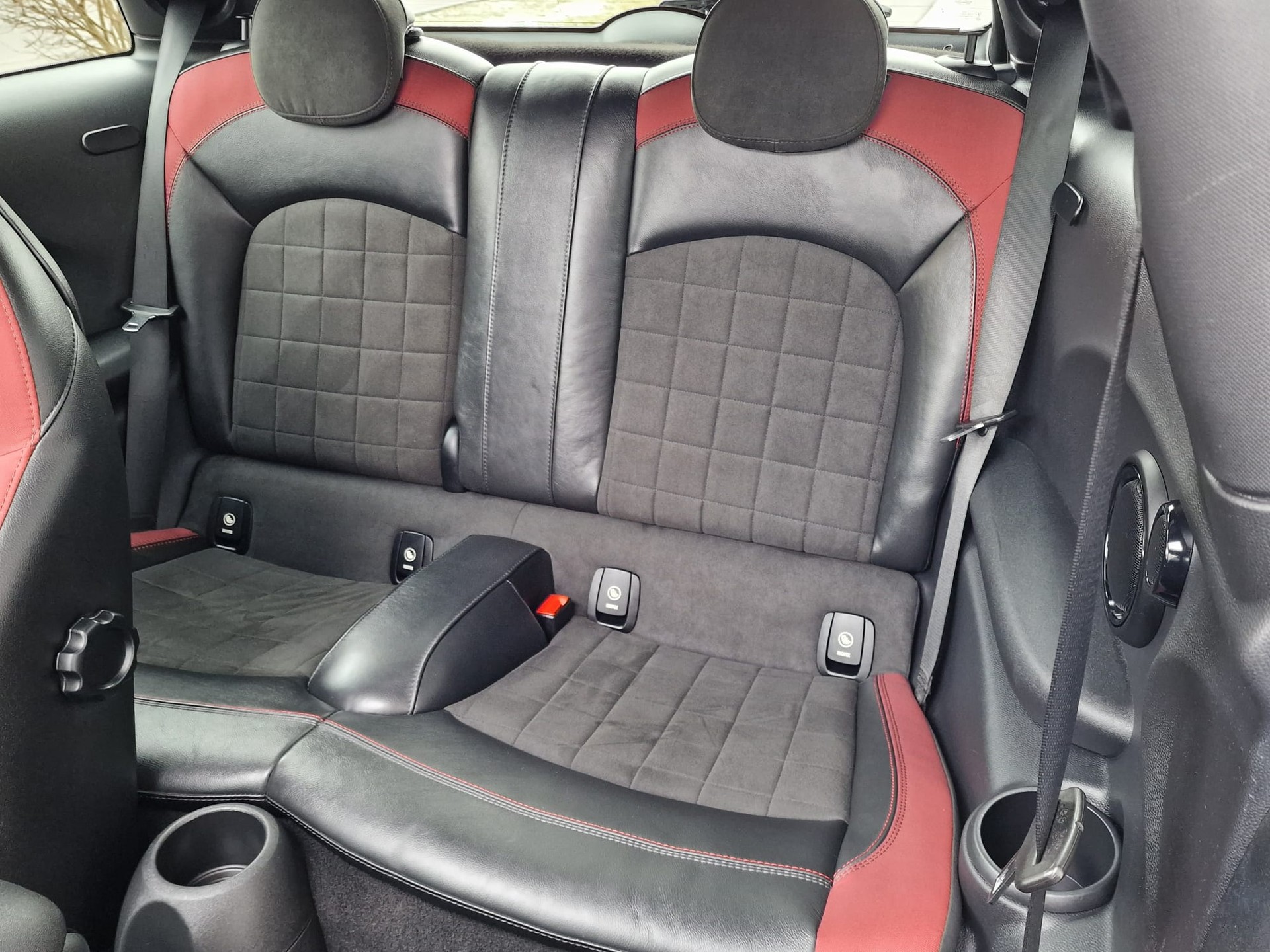MINI Cooper John Cooper Works-image-11