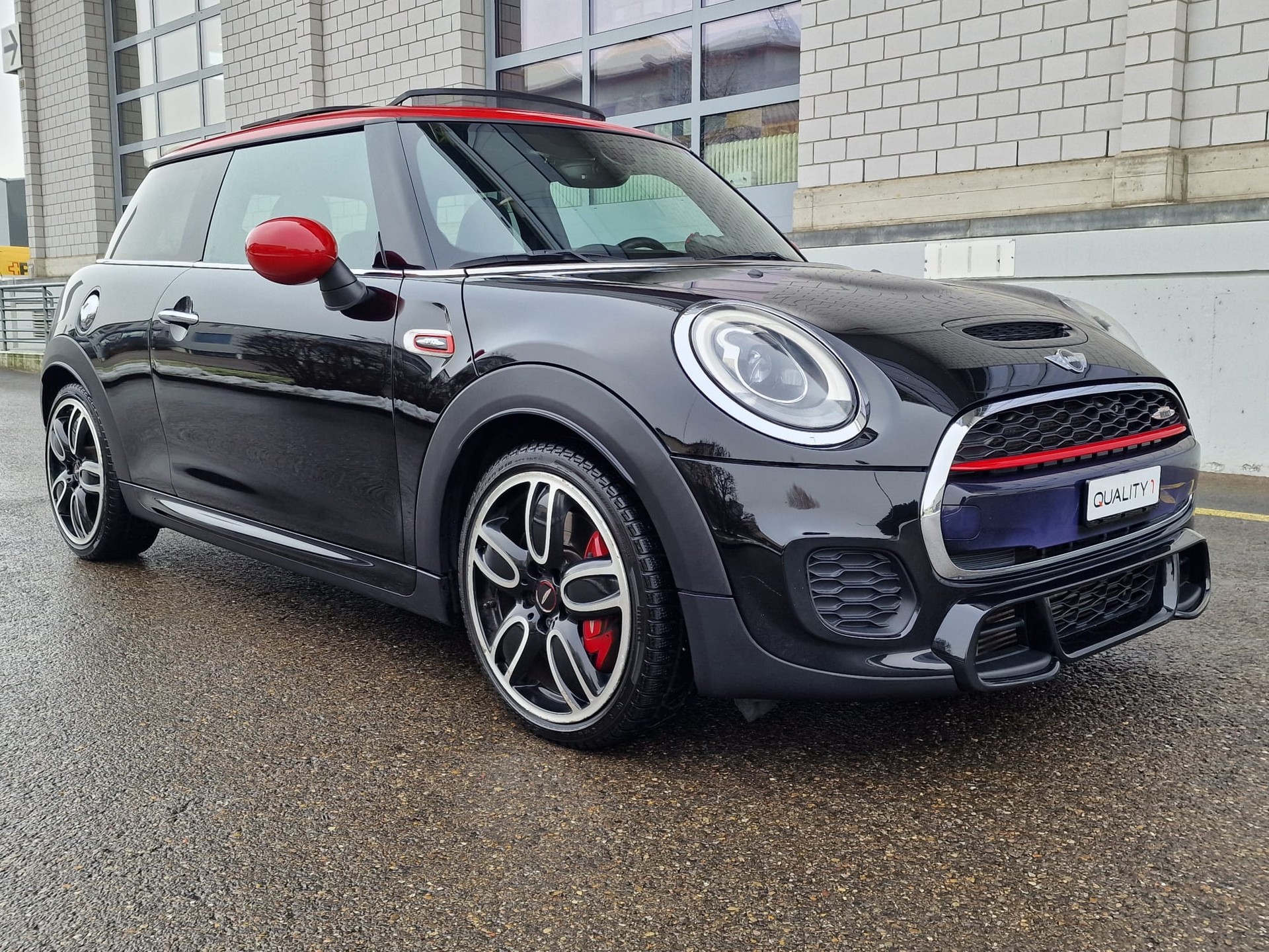 MINI Cooper John Cooper Works-image-0