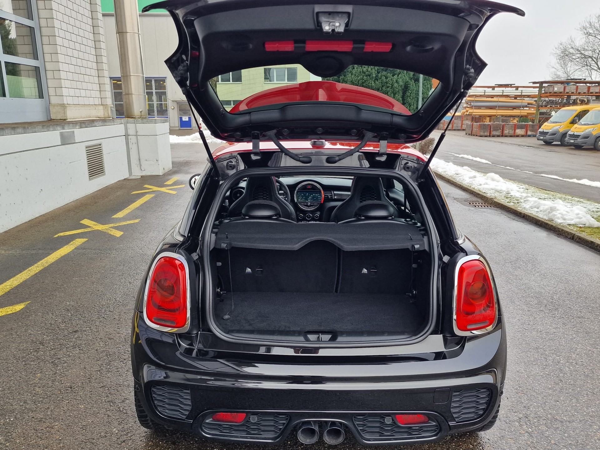 MINI Cooper John Cooper Works-image-12