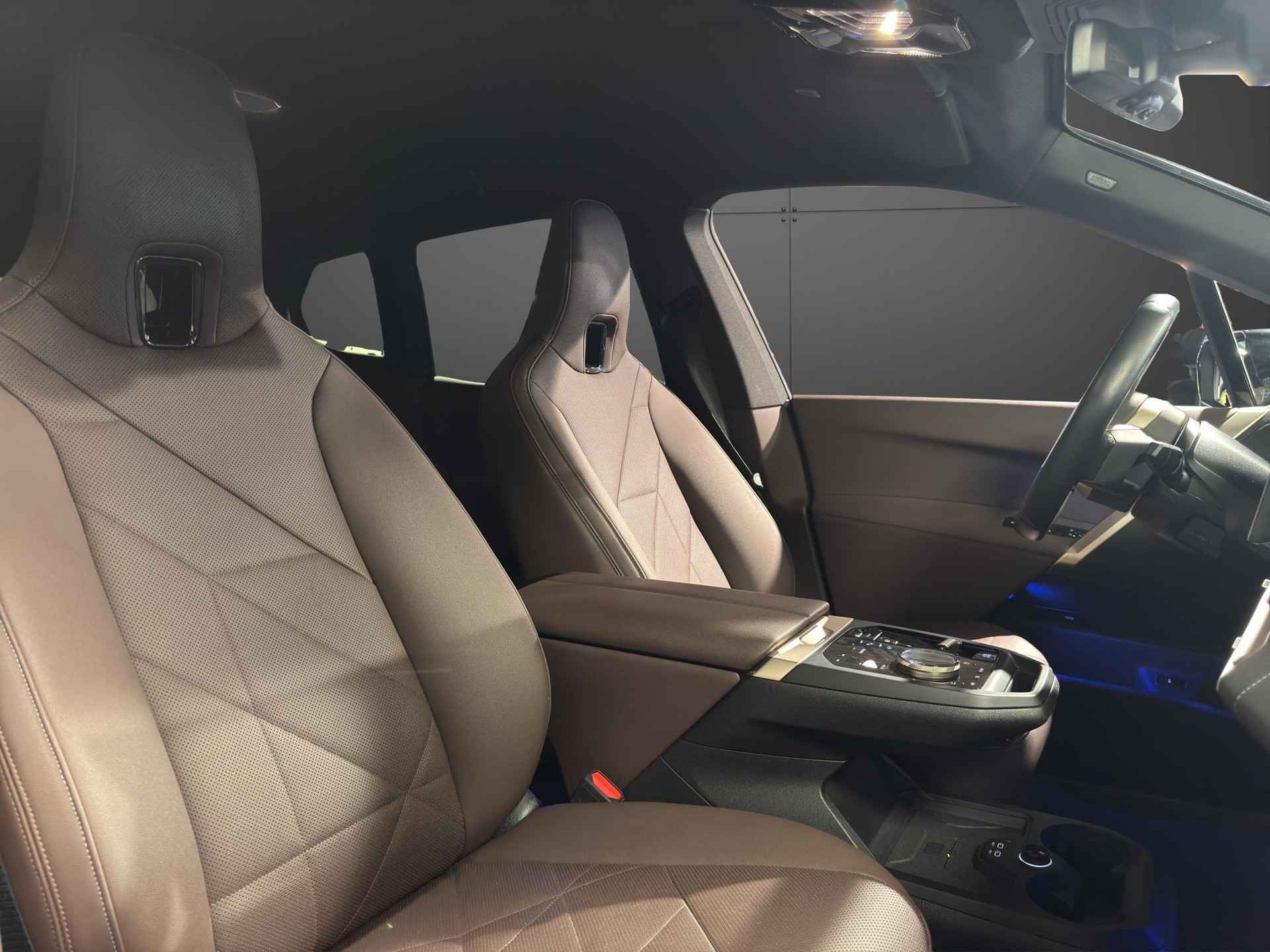 BMW iX xDrive50-image-18