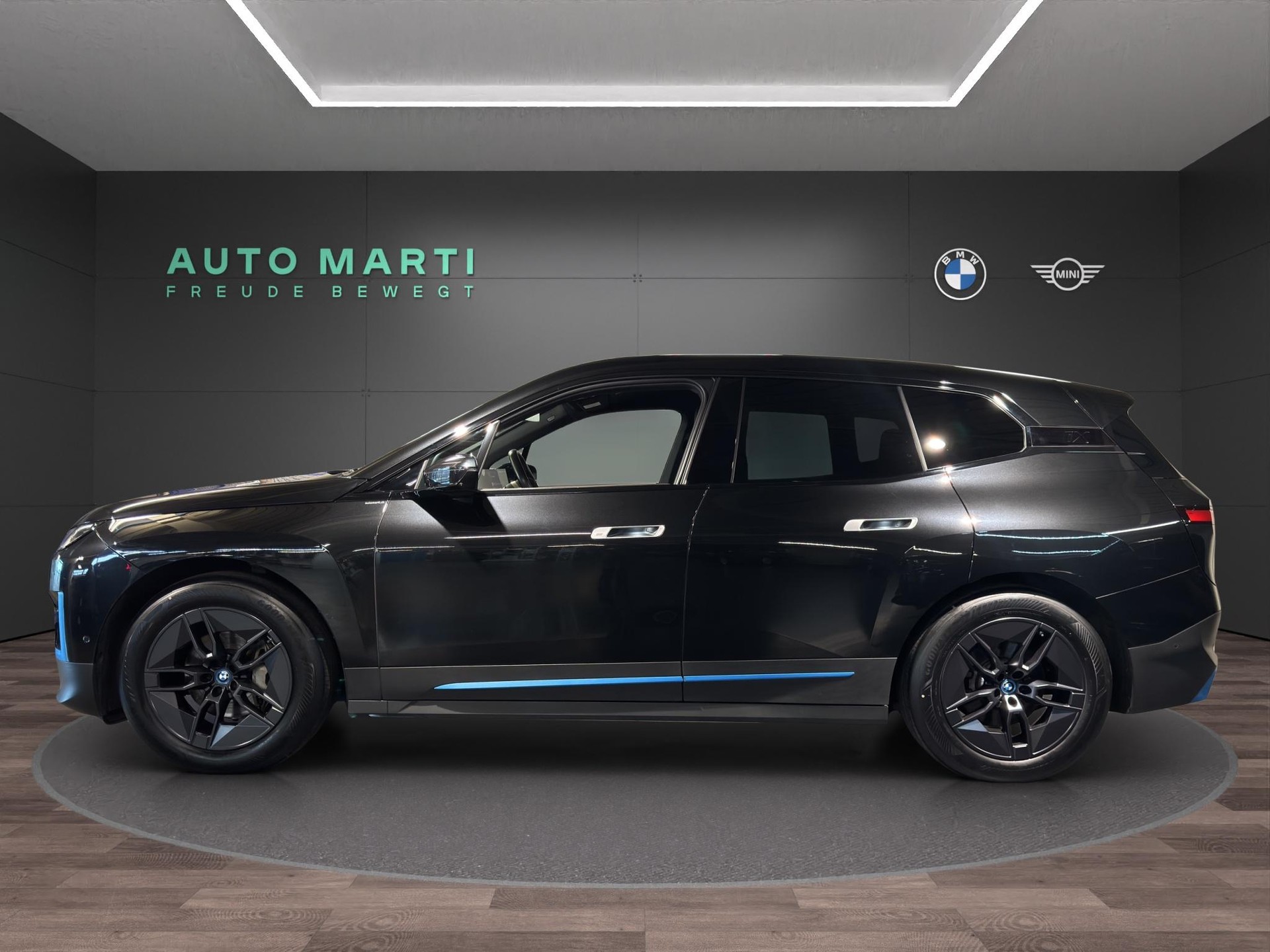 BMW iX xDrive50-image-2