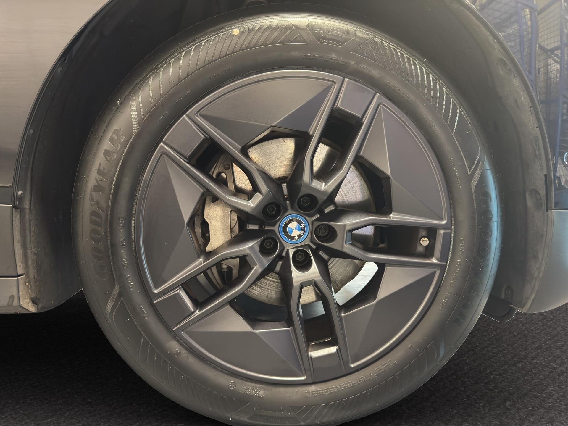 BMW iX xDrive50-image-15
