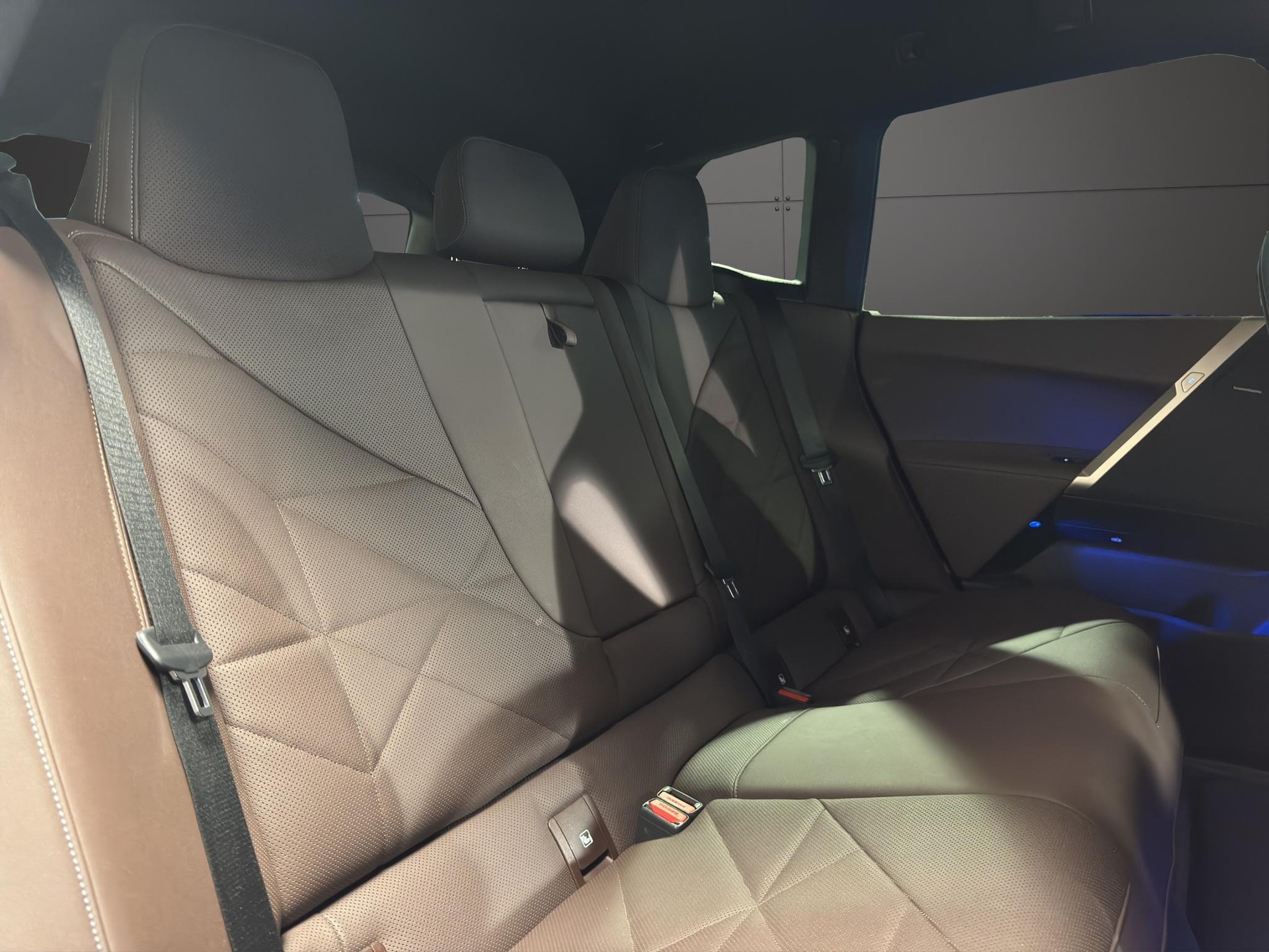 BMW iX xDrive50-image-17