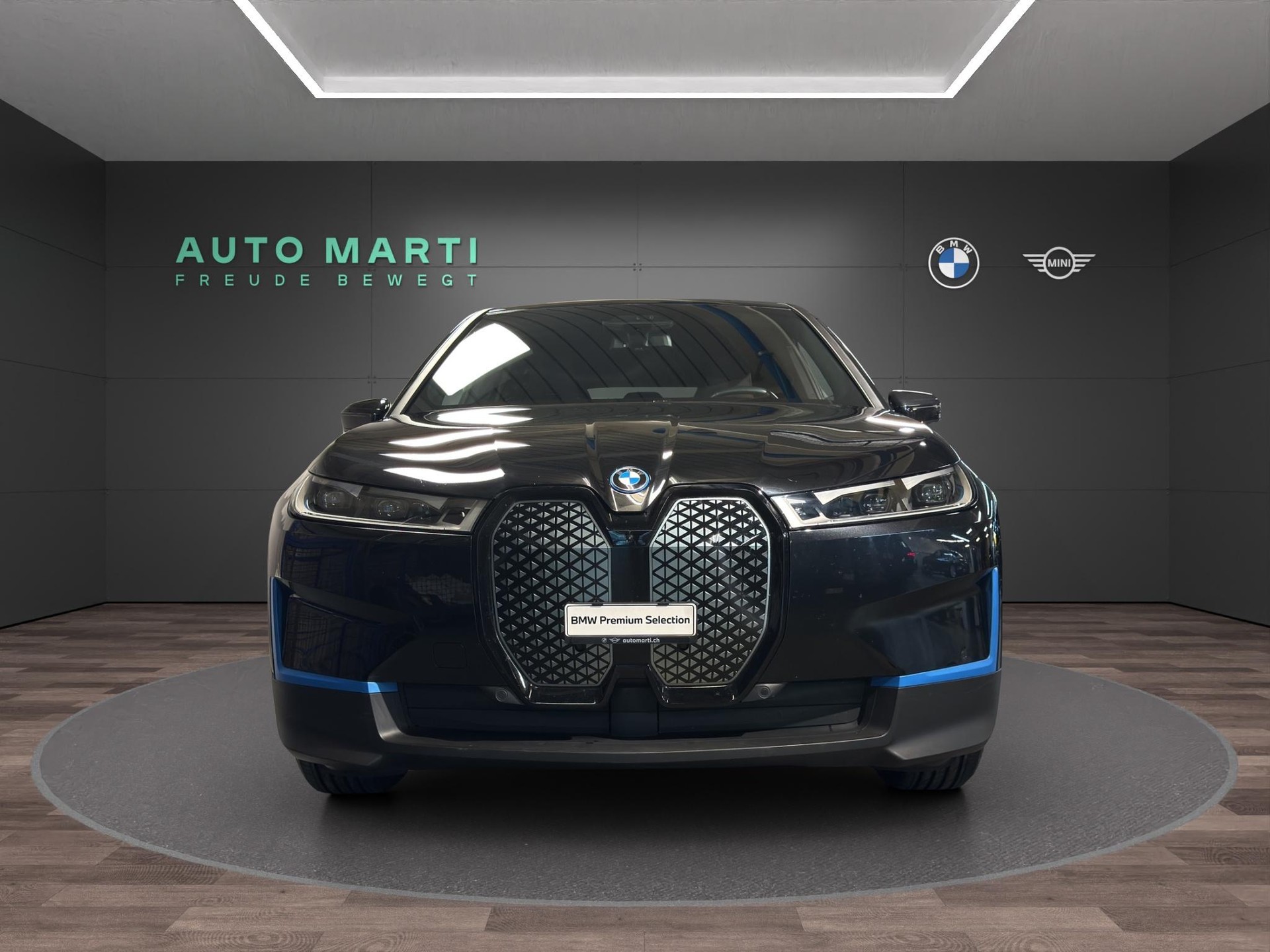 BMW iX xDrive50-image-5