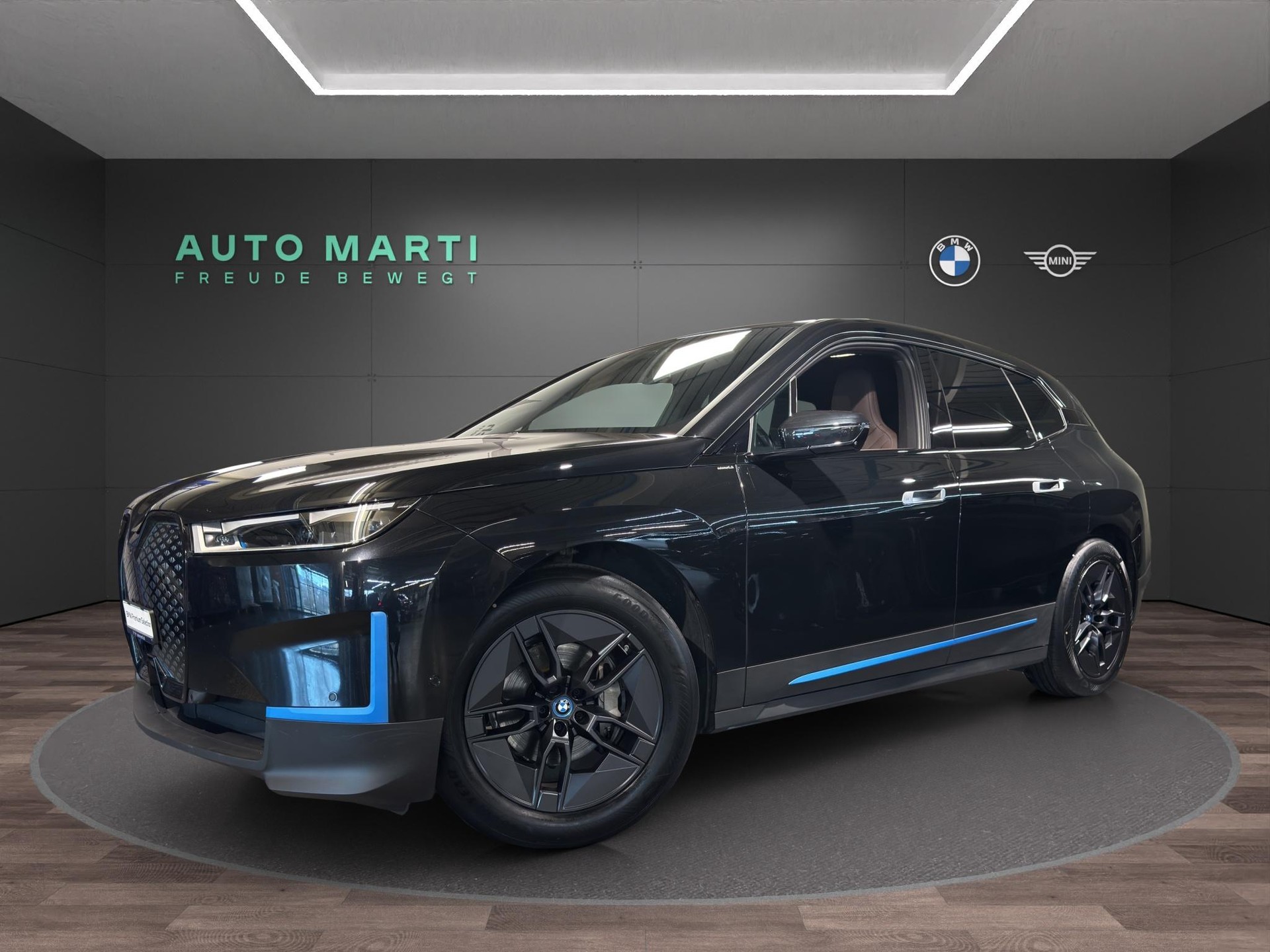 BMW iX xDrive50-image-0