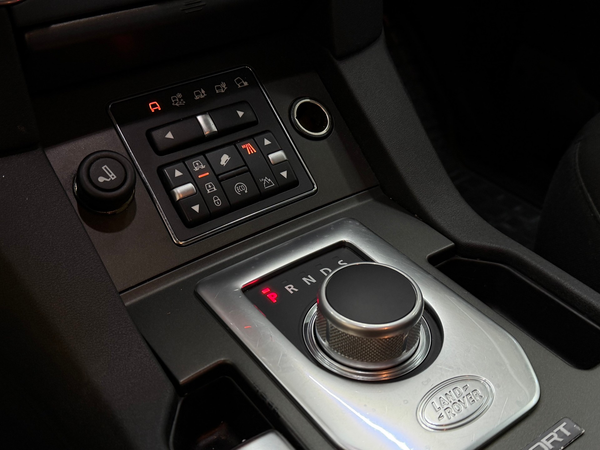 LAND ROVER Discovery 3.0 TDV6 SE Automatic-image-10