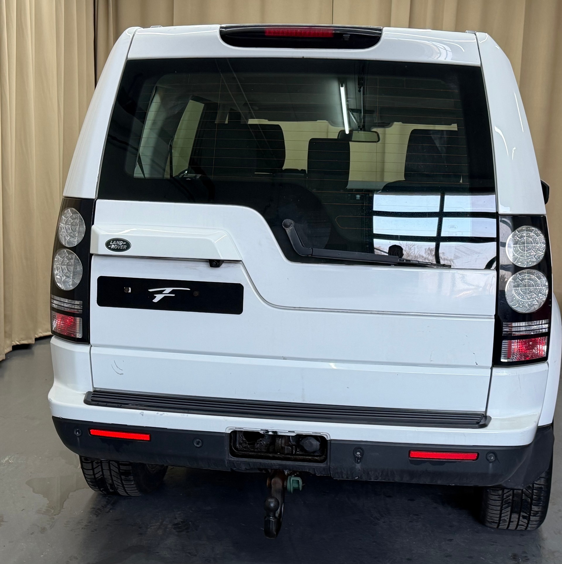 LAND ROVER Discovery 3.0 TDV6 SE Automatic-image-4