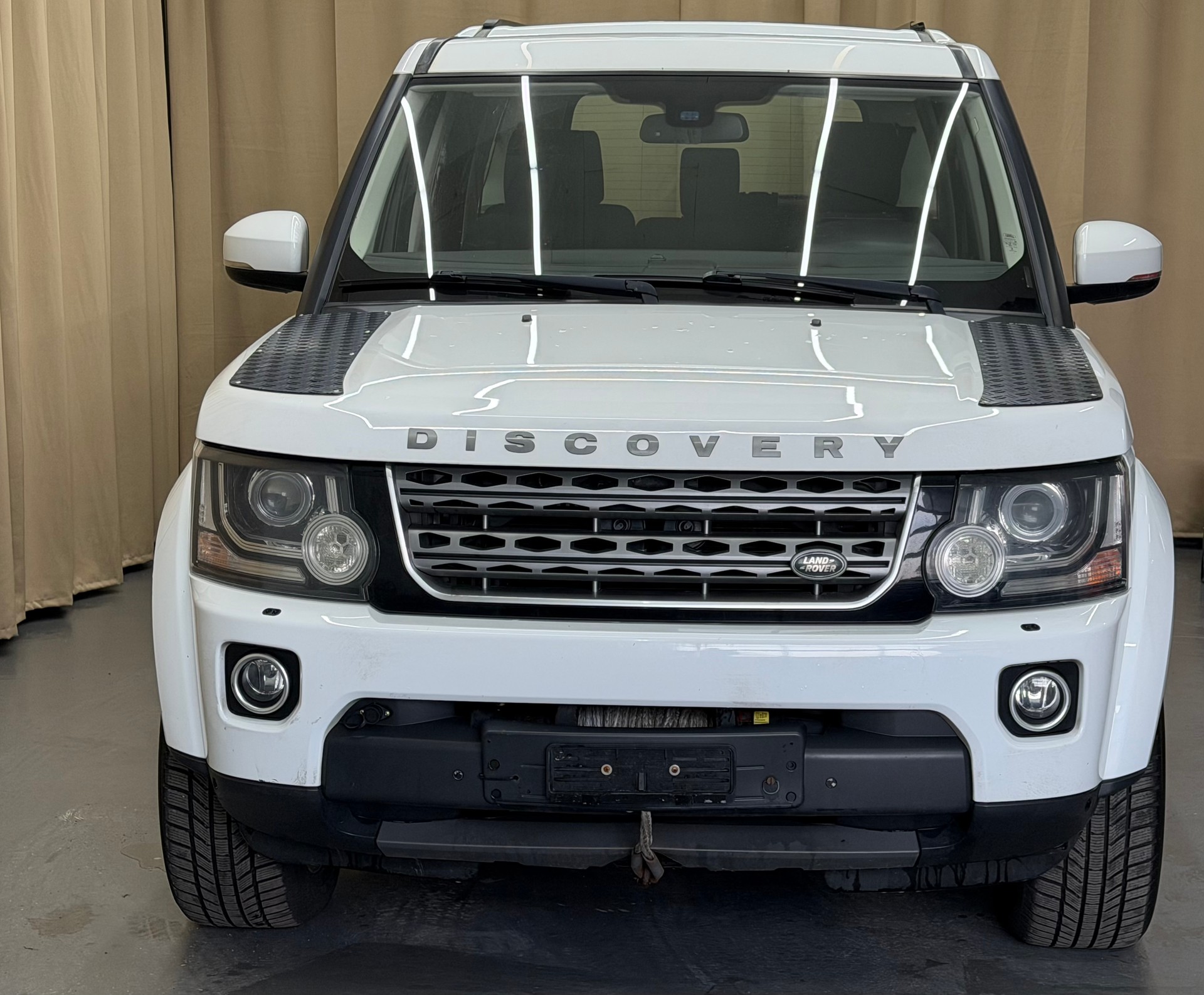 LAND ROVER Discovery 3.0 TDV6 SE Automatic-image-2