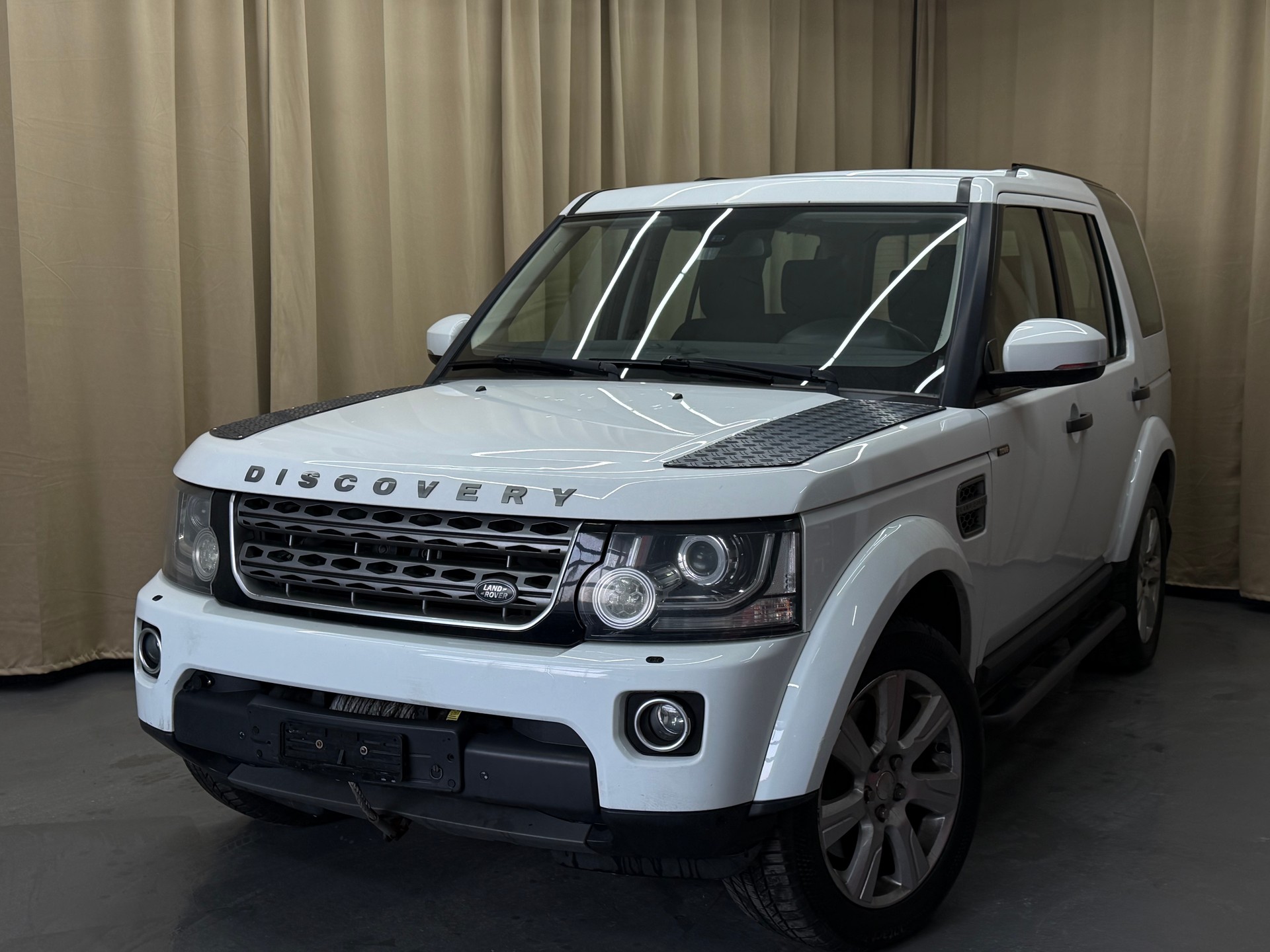 LAND ROVER Discovery 3.0 TDV6 SE Automatic-image-0