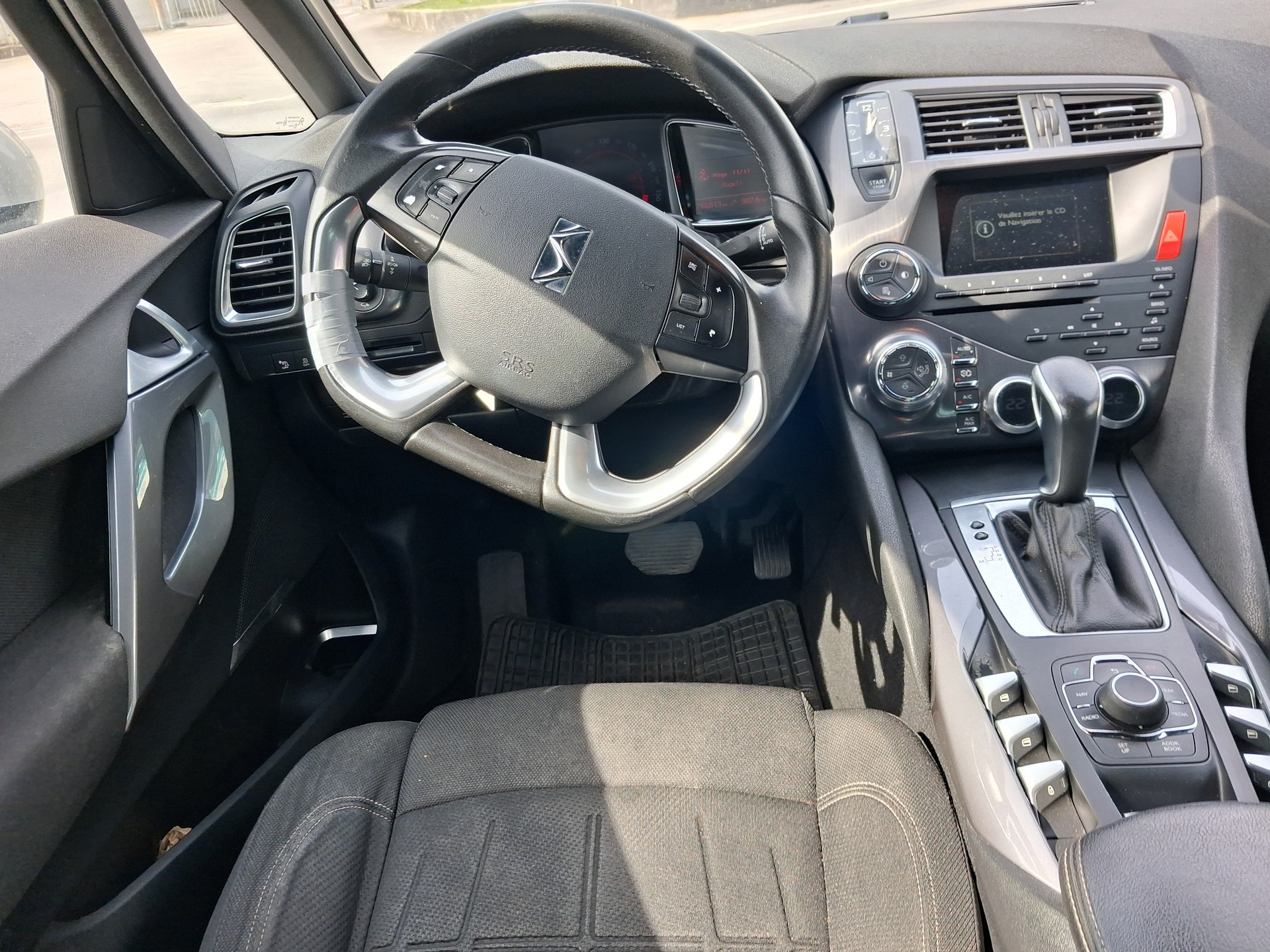 DS AUTOMOBILES DS5 2.0 HDi Chic Automatic-image-9