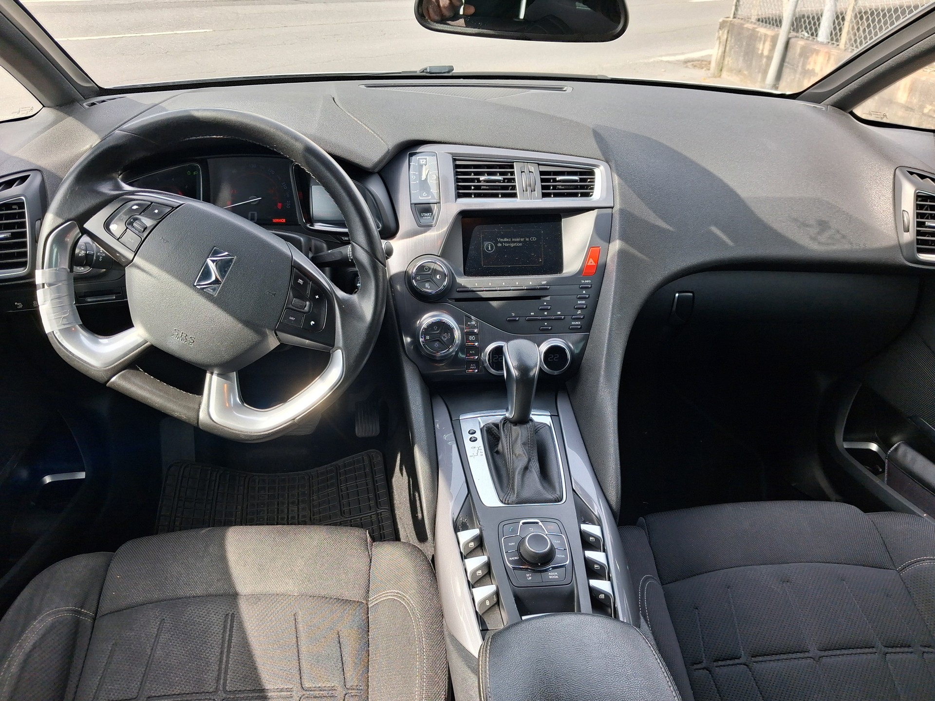 DS AUTOMOBILES DS5 2.0 HDi Chic Automatic-image-8
