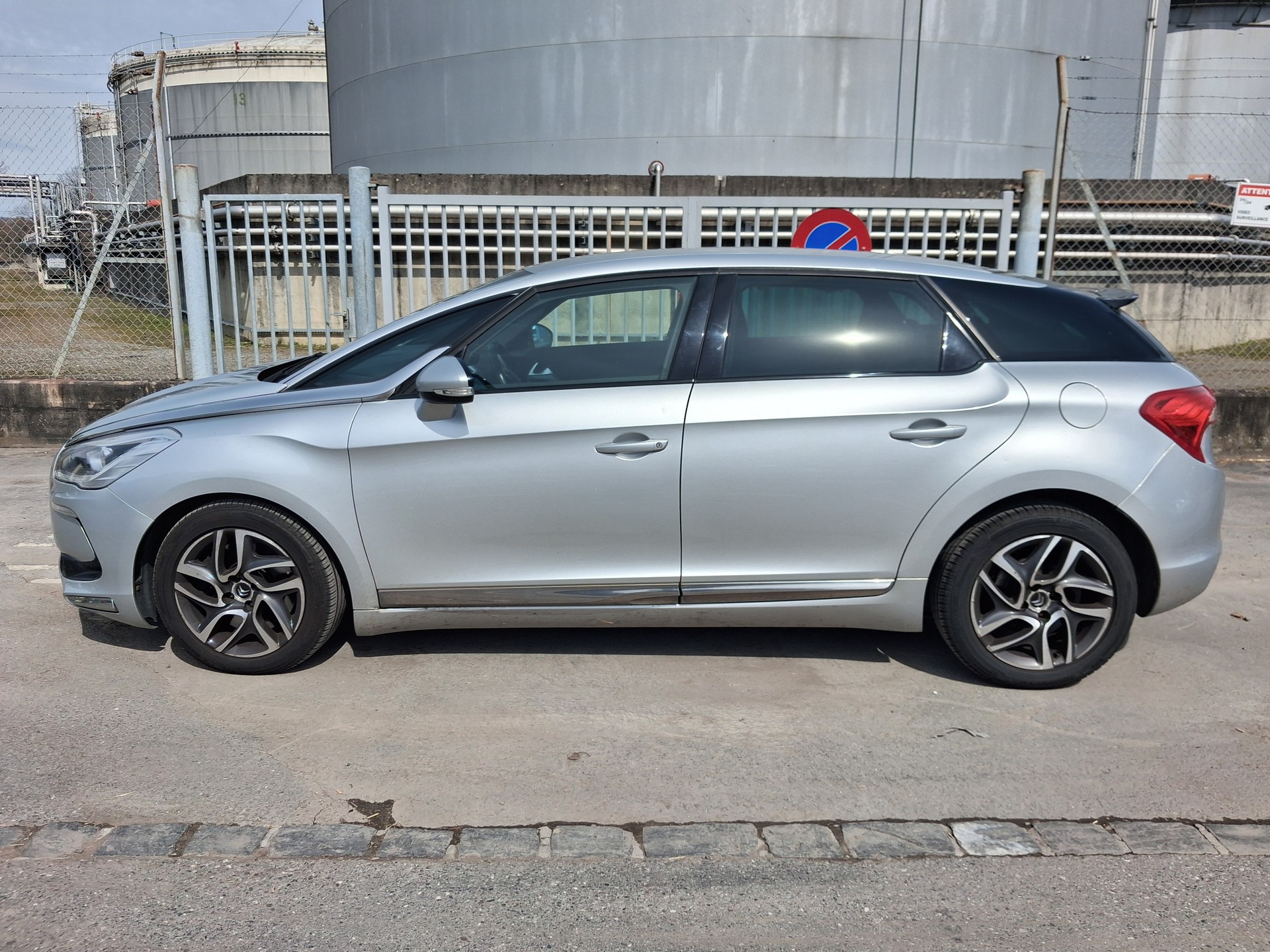 DS AUTOMOBILES DS5 2.0 HDi Chic Automatic-image-2