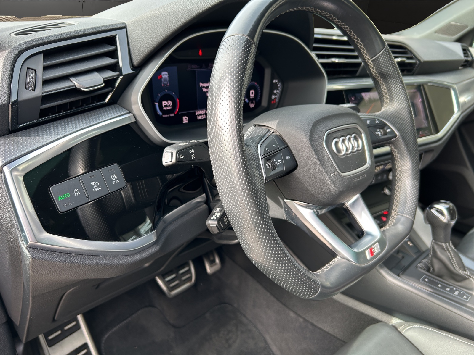 AUDI Q3 40 TDI S line Attraction quattro S-tronic-image-19