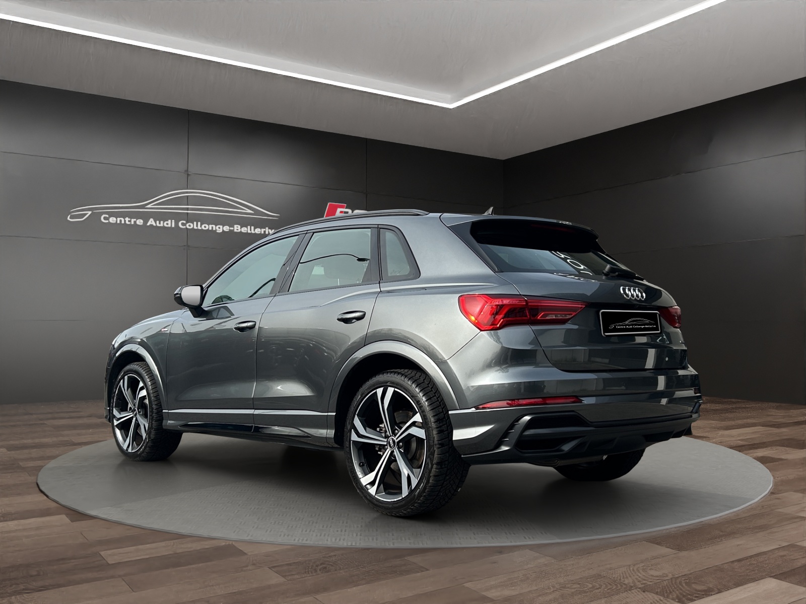 AUDI Q3 40 TDI S line Attraction quattro S-tronic-image-3