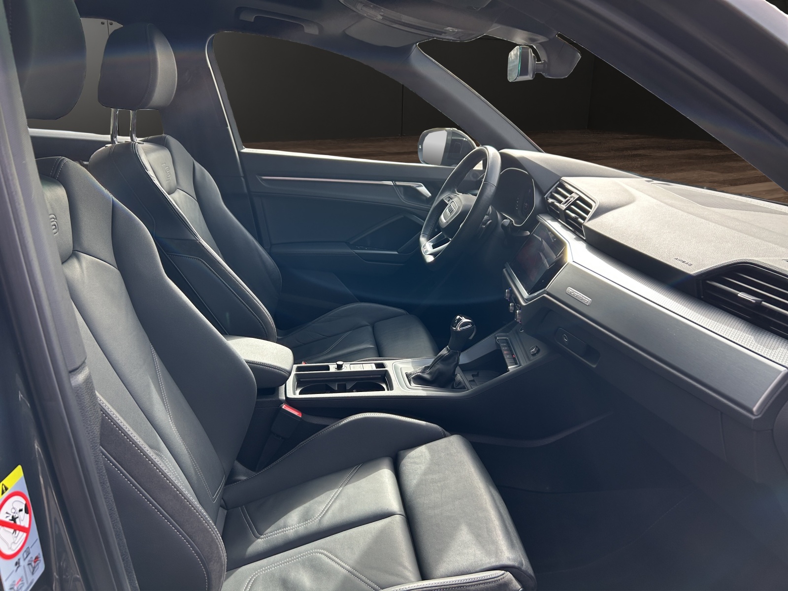 AUDI Q3 40 TDI S line Attraction quattro S-tronic-image-14