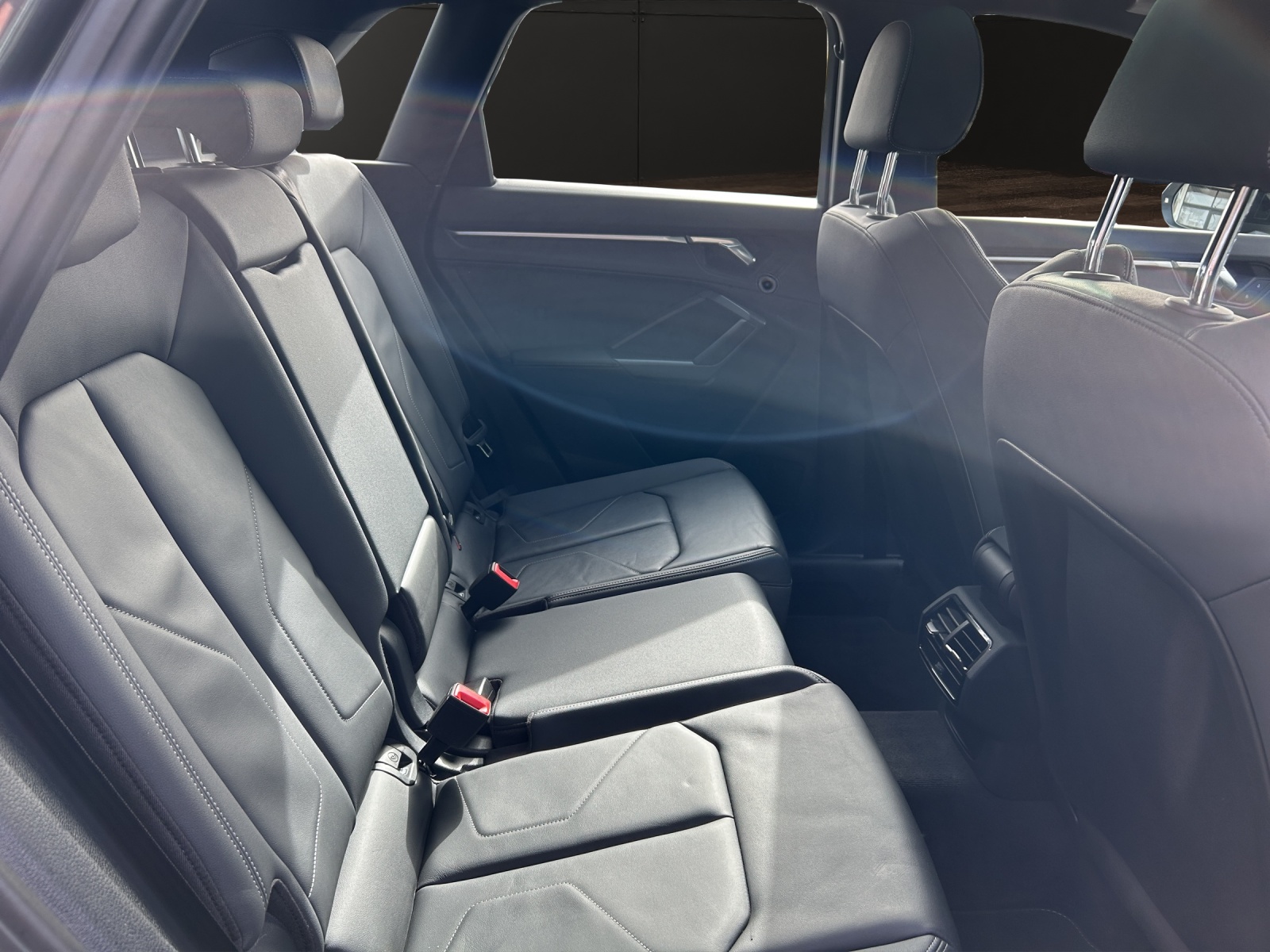 AUDI Q3 40 TDI S line Attraction quattro S-tronic-image-15