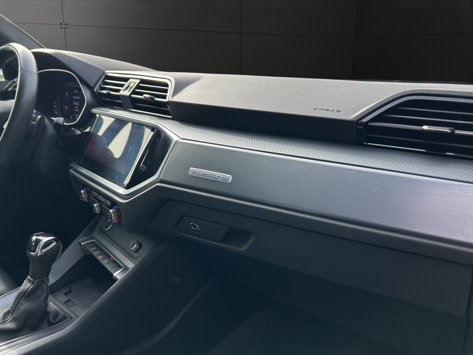 AUDI Q3 40 TDI S line Attraction quattro S-tronic-image-20