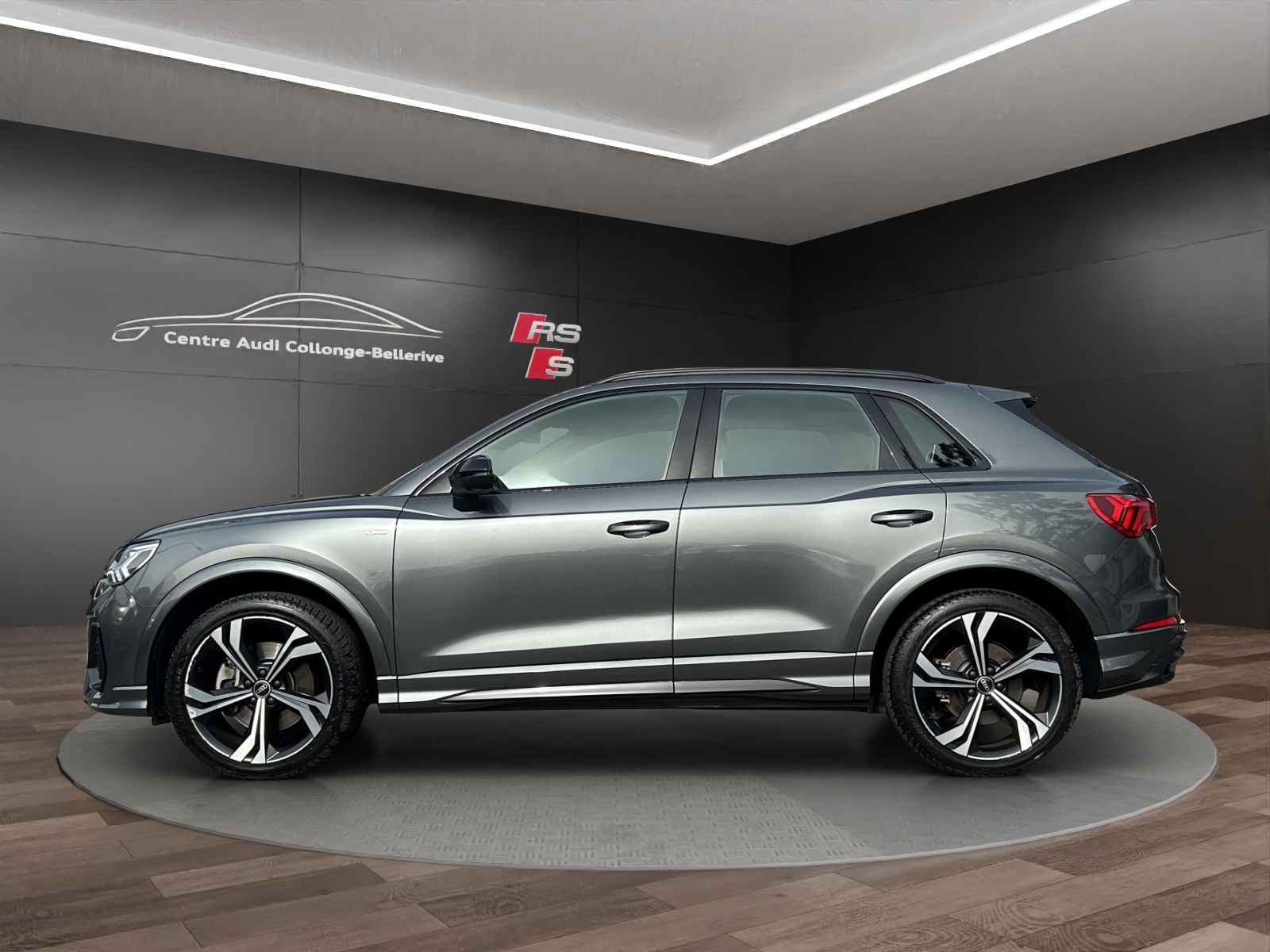 AUDI Q3 40 TDI S line Attraction quattro S-tronic-image-2
