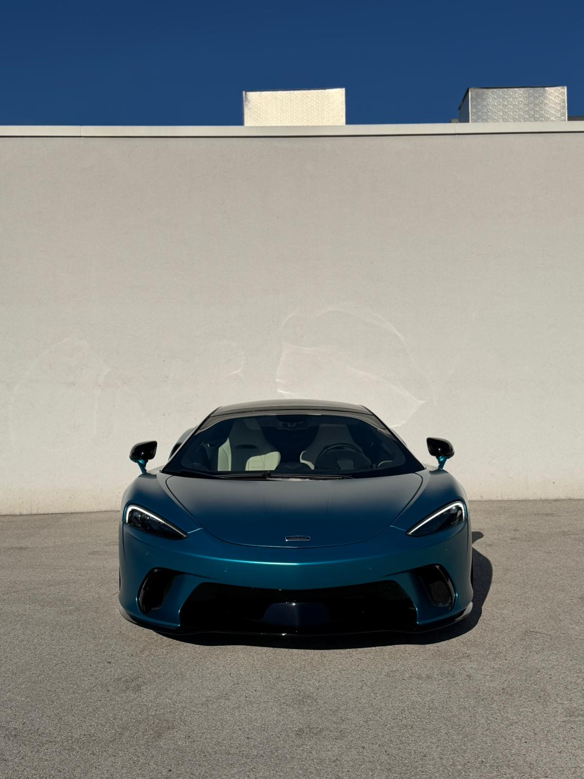 McLAREN GTS-image-2