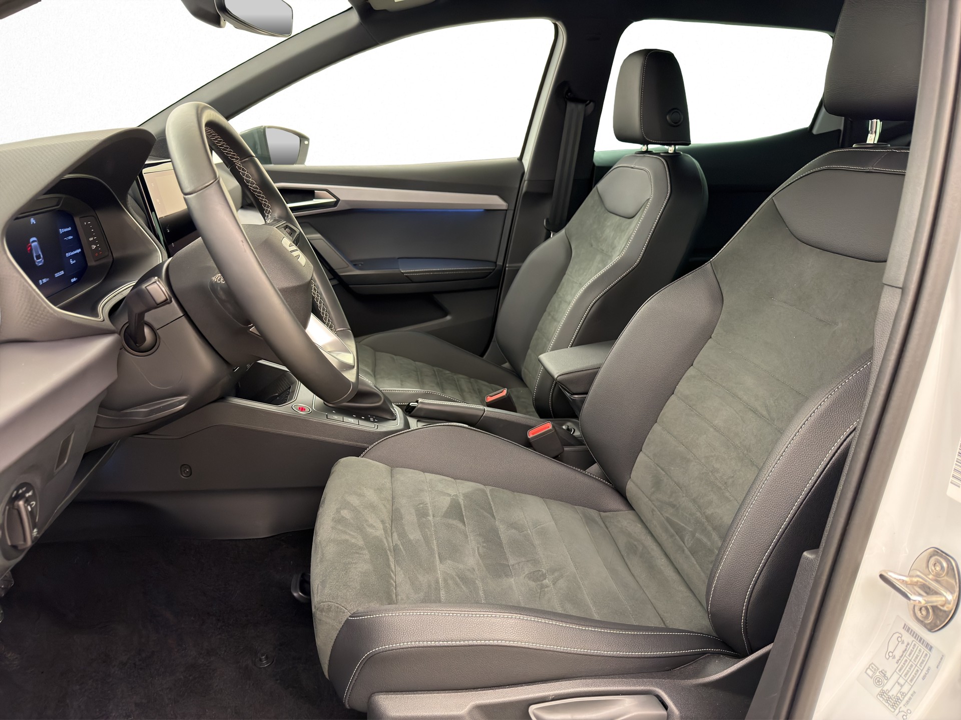 SEAT Ibiza 1.0 TSI 115PS Xcellence DSG-image-4