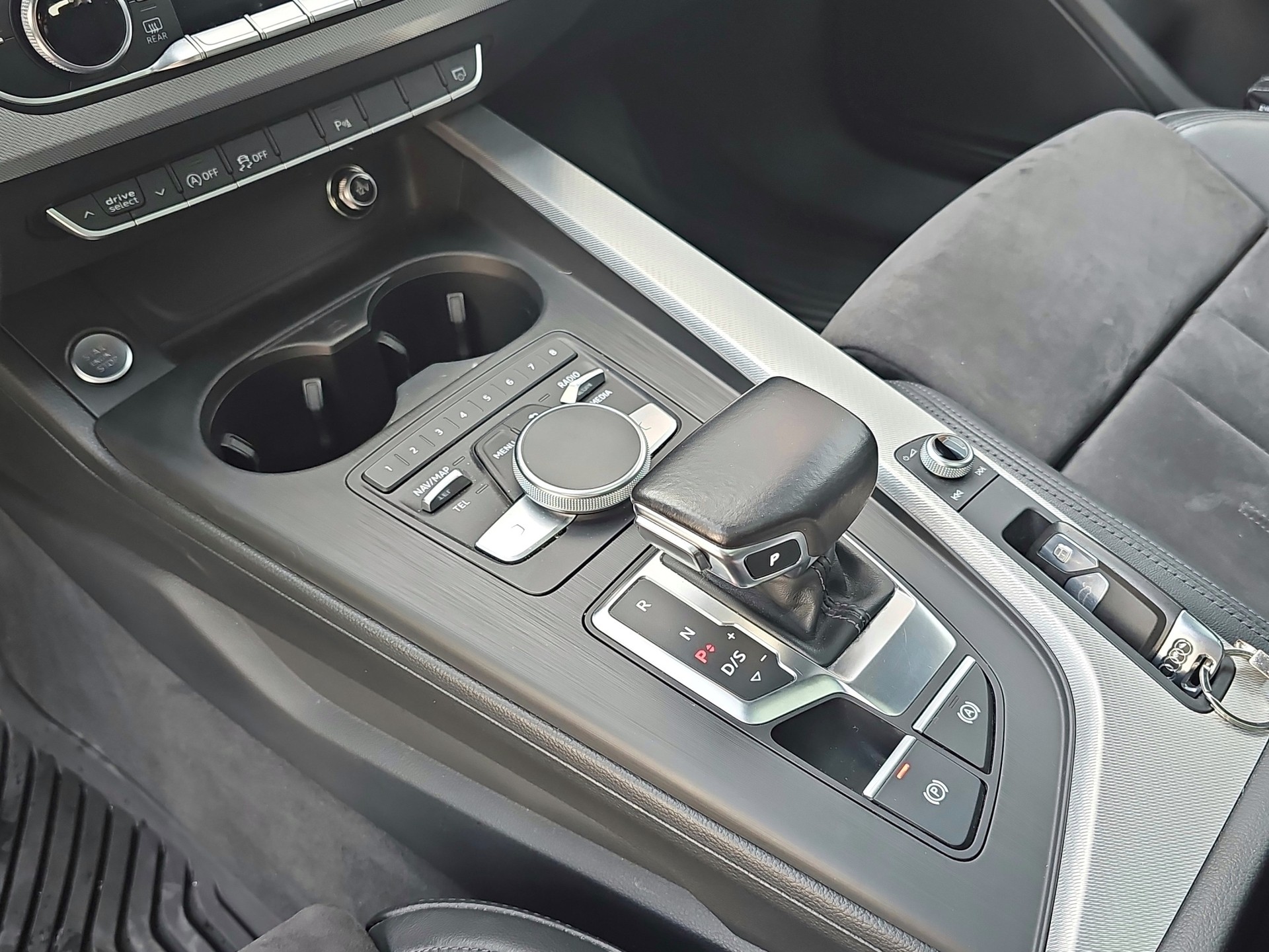 AUDI A4 Avant 2.0 TFSI Sport S-tronic-image-20