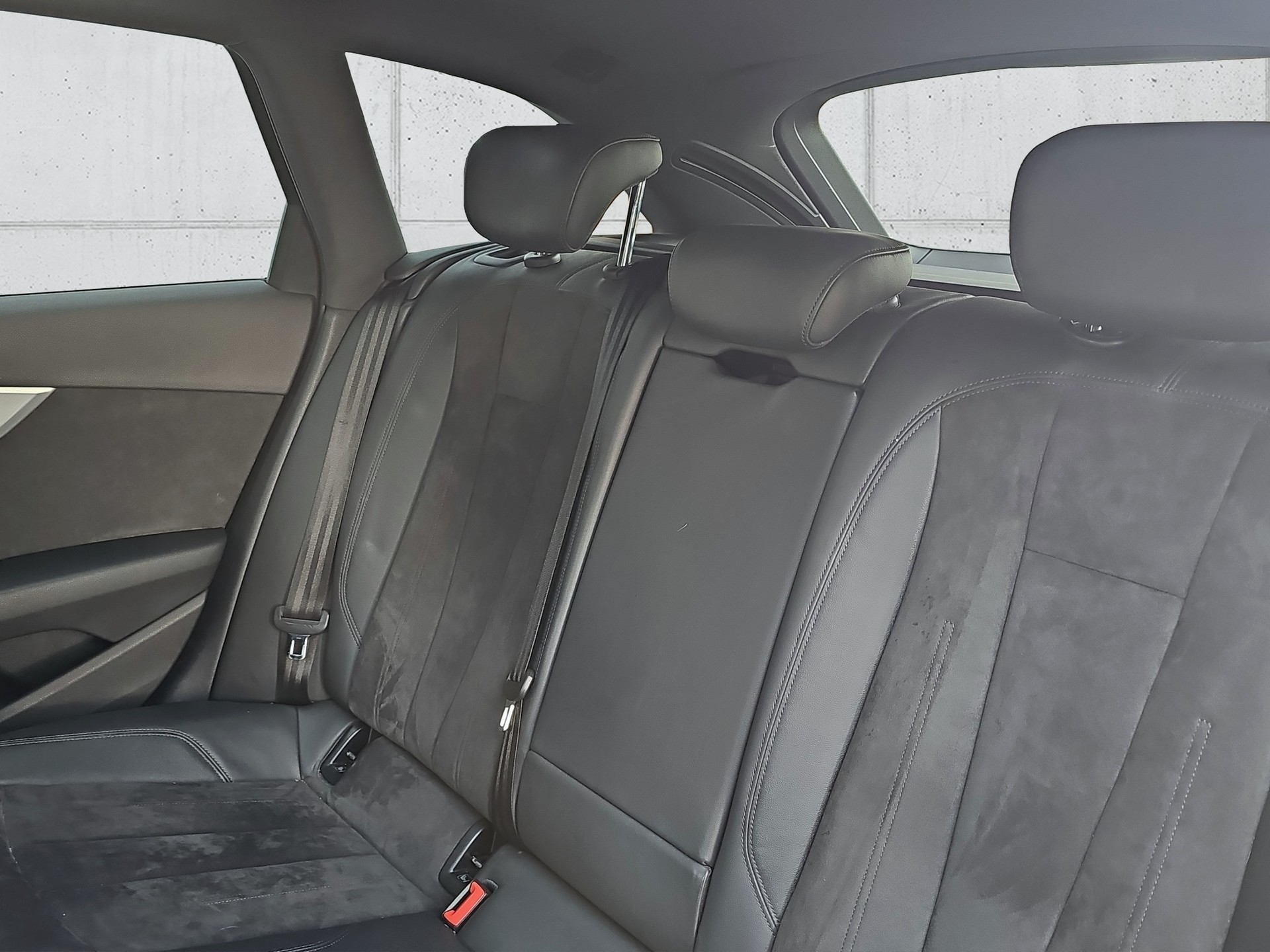 AUDI A4 Avant 2.0 TFSI Sport S-tronic-image-25