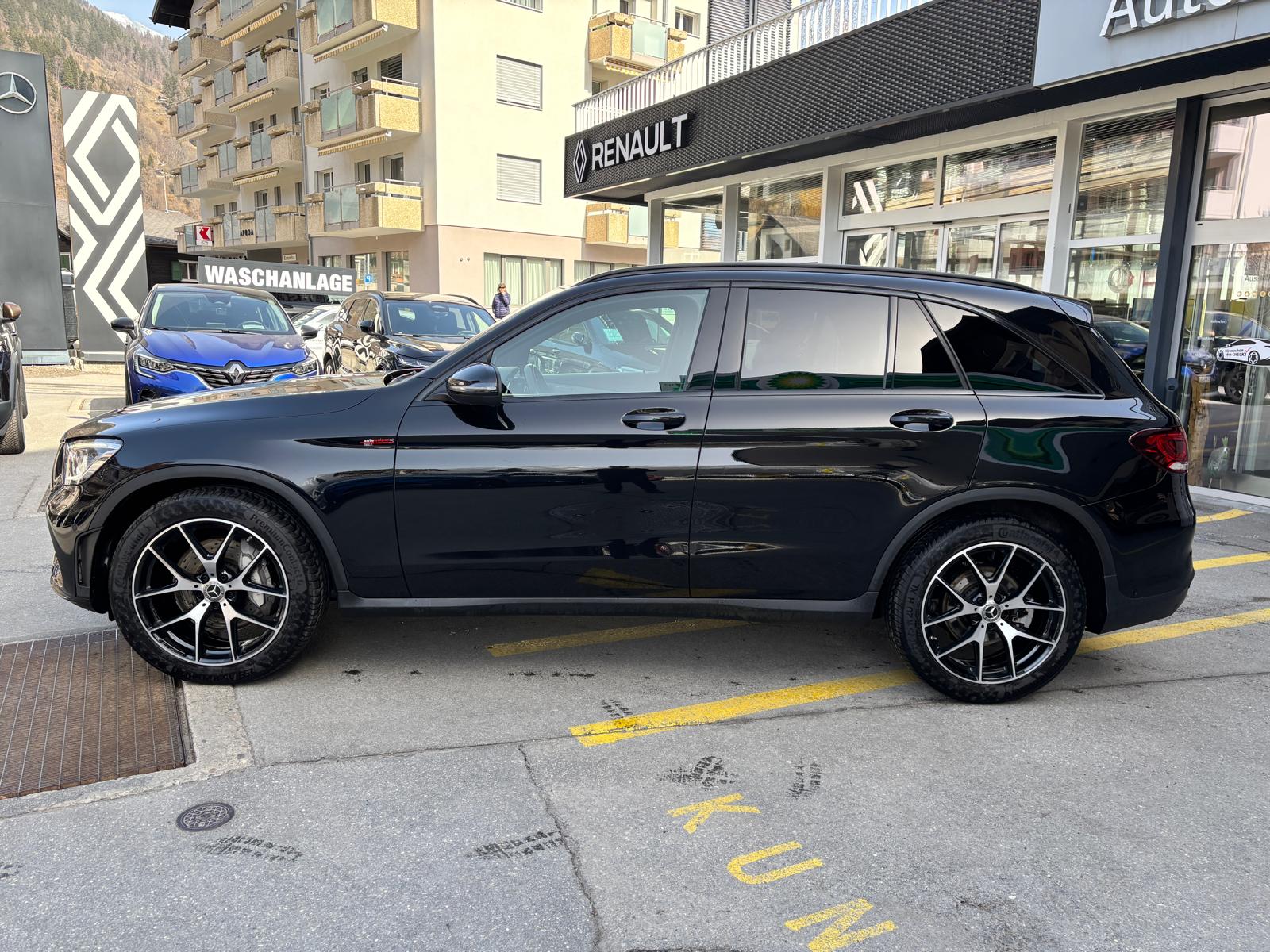 MERCEDES-BENZ GLC 200 AMG Line 4Matic-image-4
