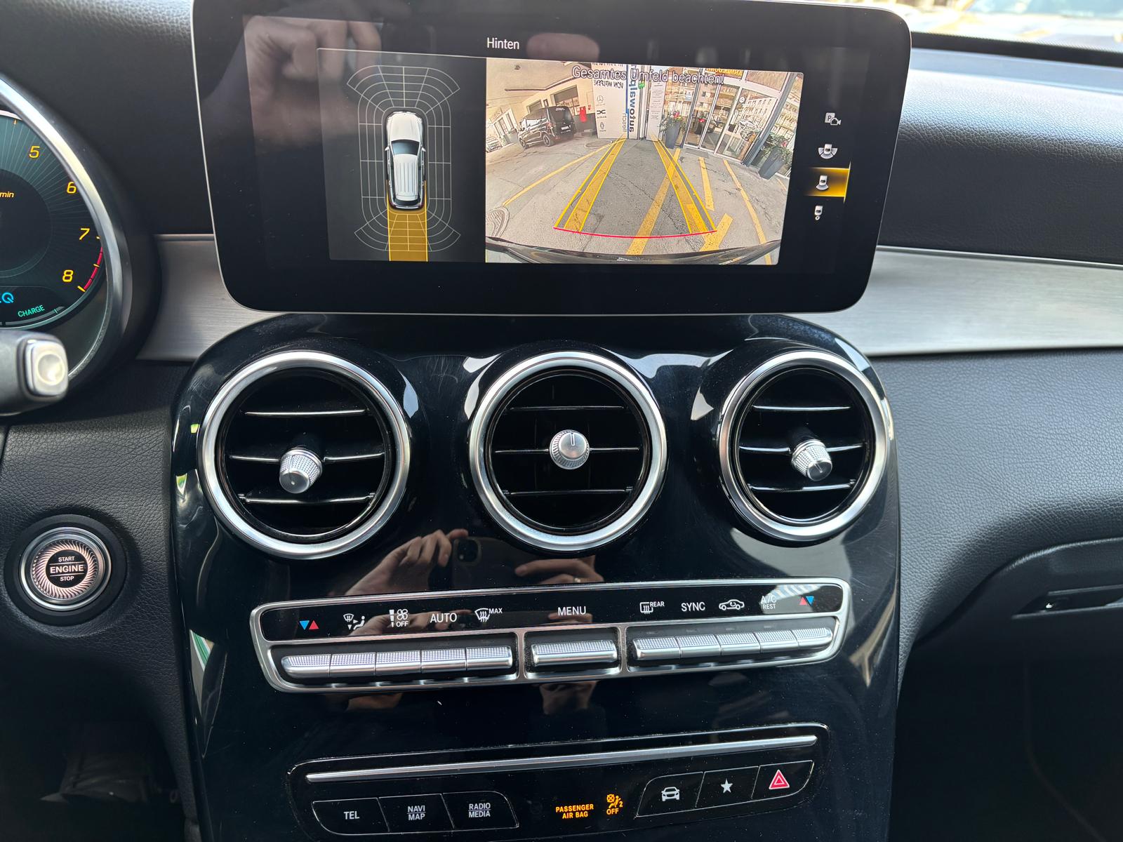 MERCEDES-BENZ GLC 200 AMG Line 4Matic-image-6