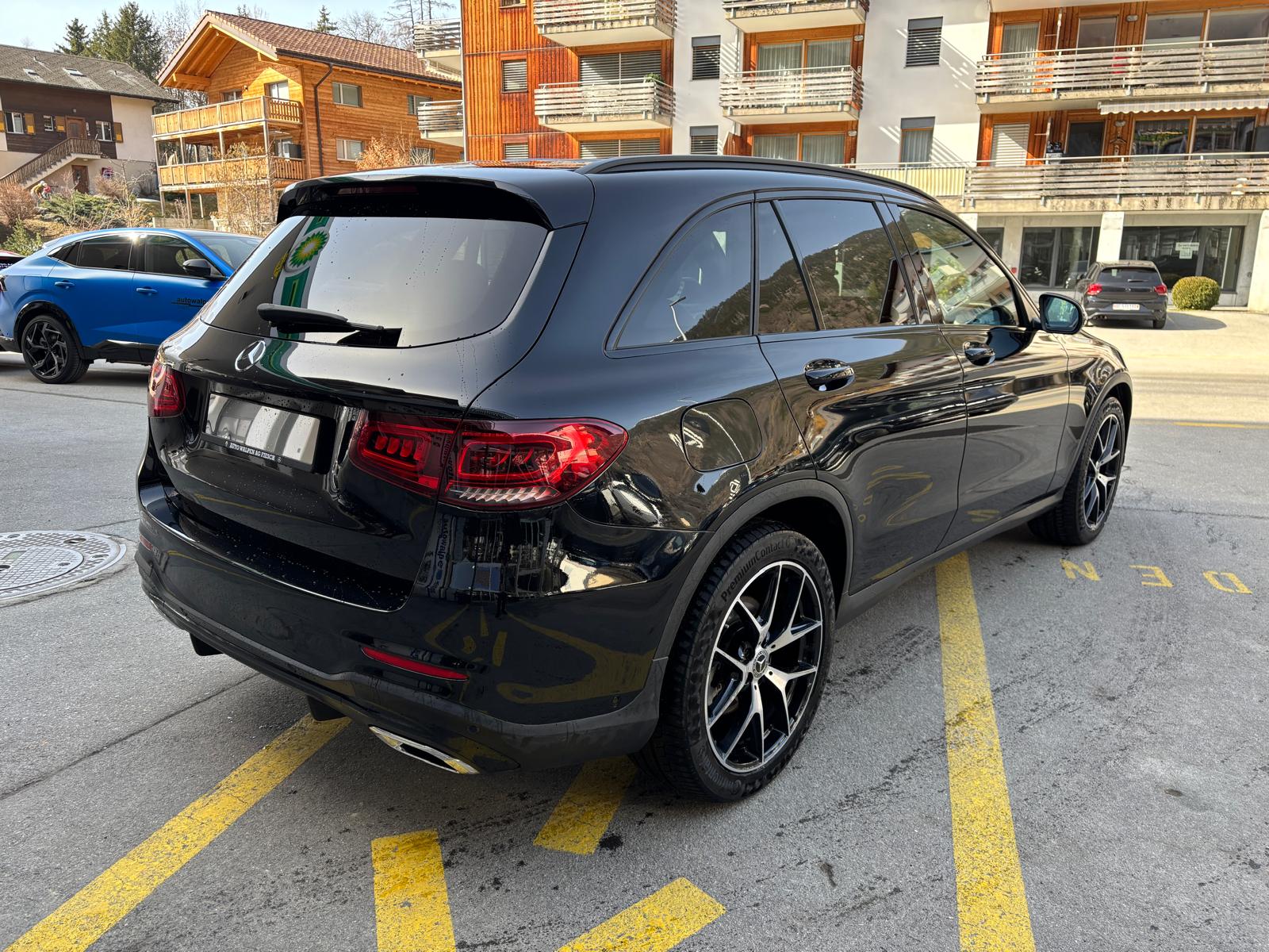 MERCEDES-BENZ GLC 200 AMG Line 4Matic-image-2