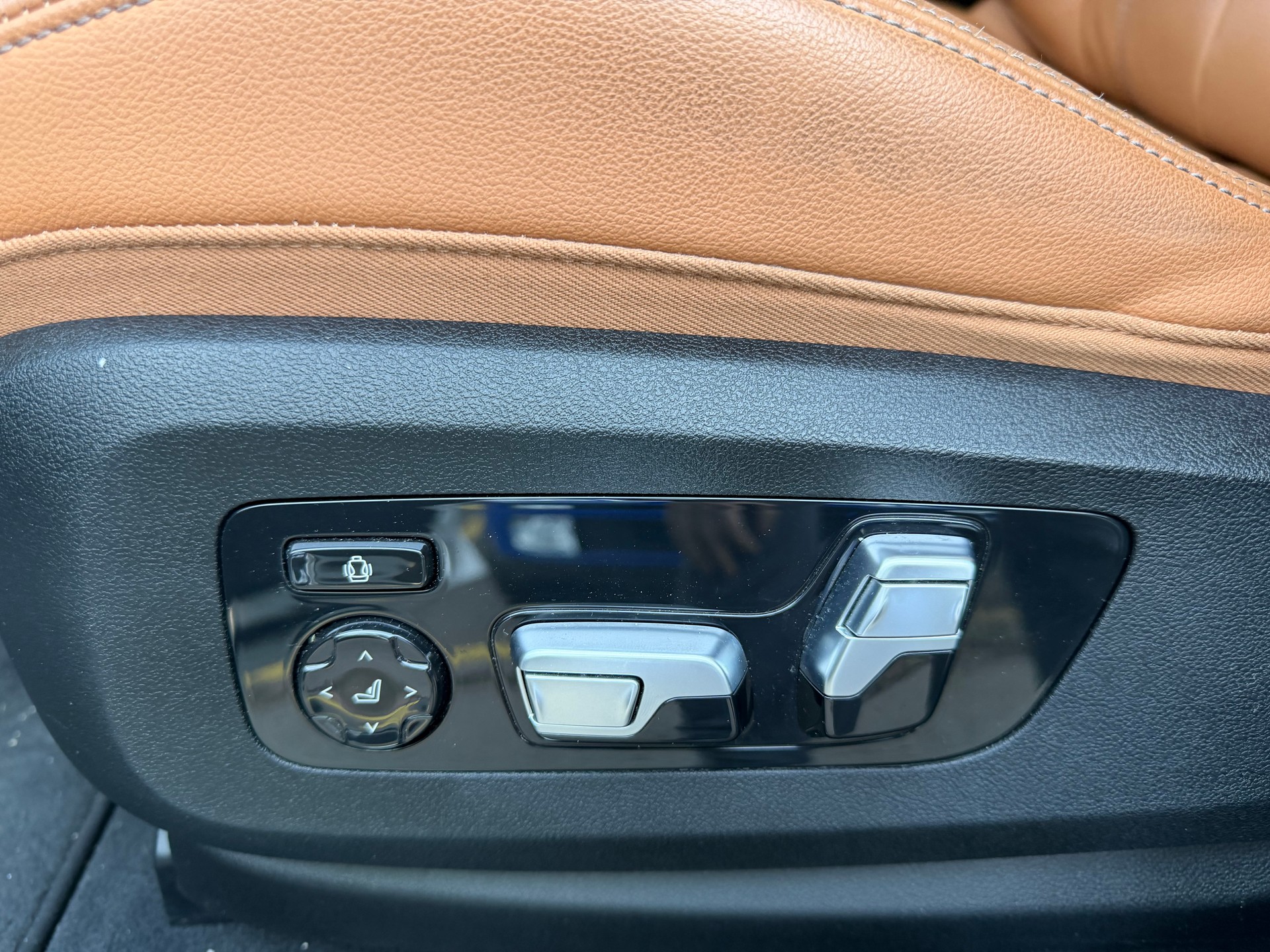 BMW X6 xDrive 48V 40d Steptronic M Sport-image-9