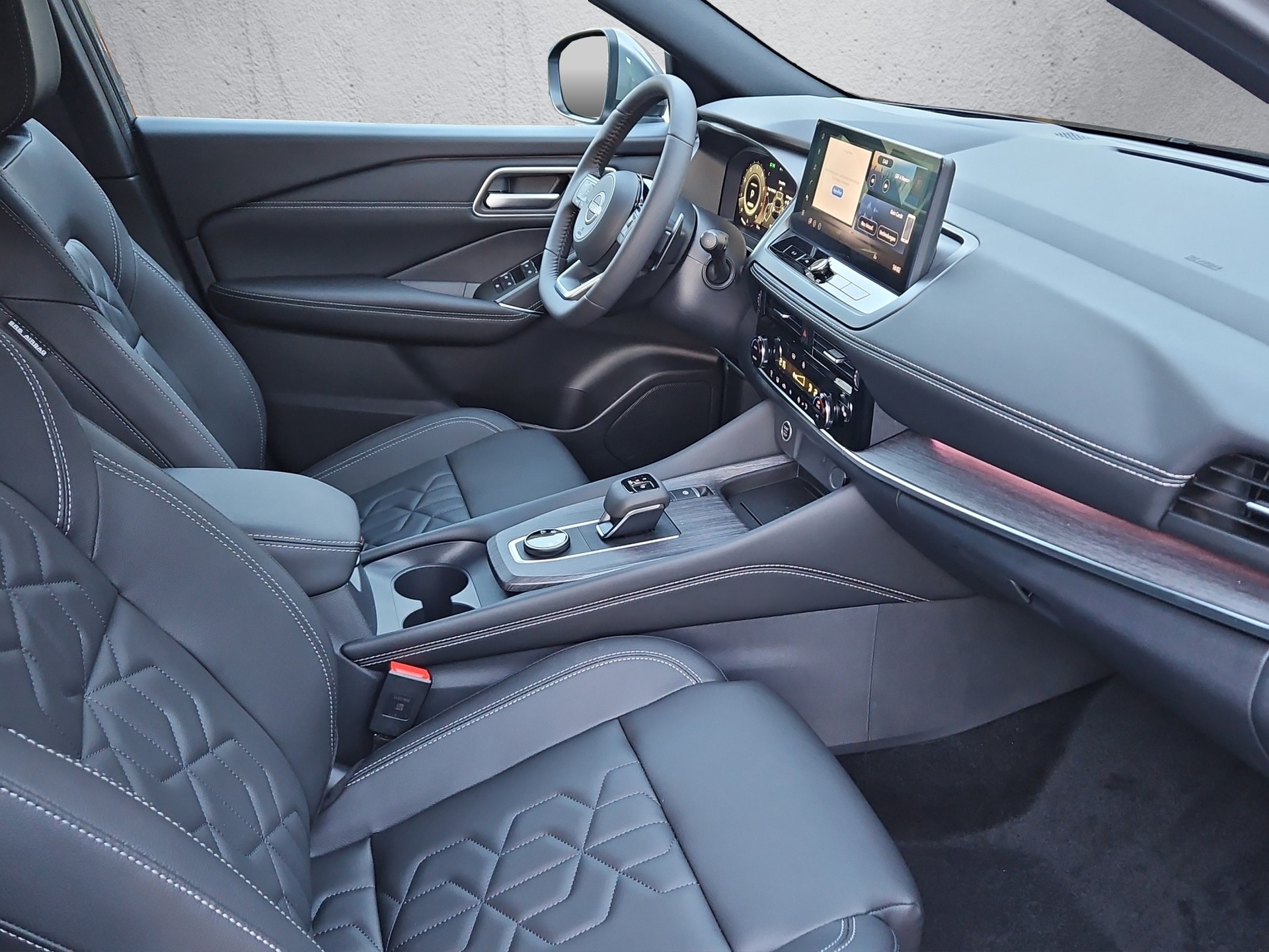 NISSAN Qashqai 1.3MHEV Tekna 4x4-image-19