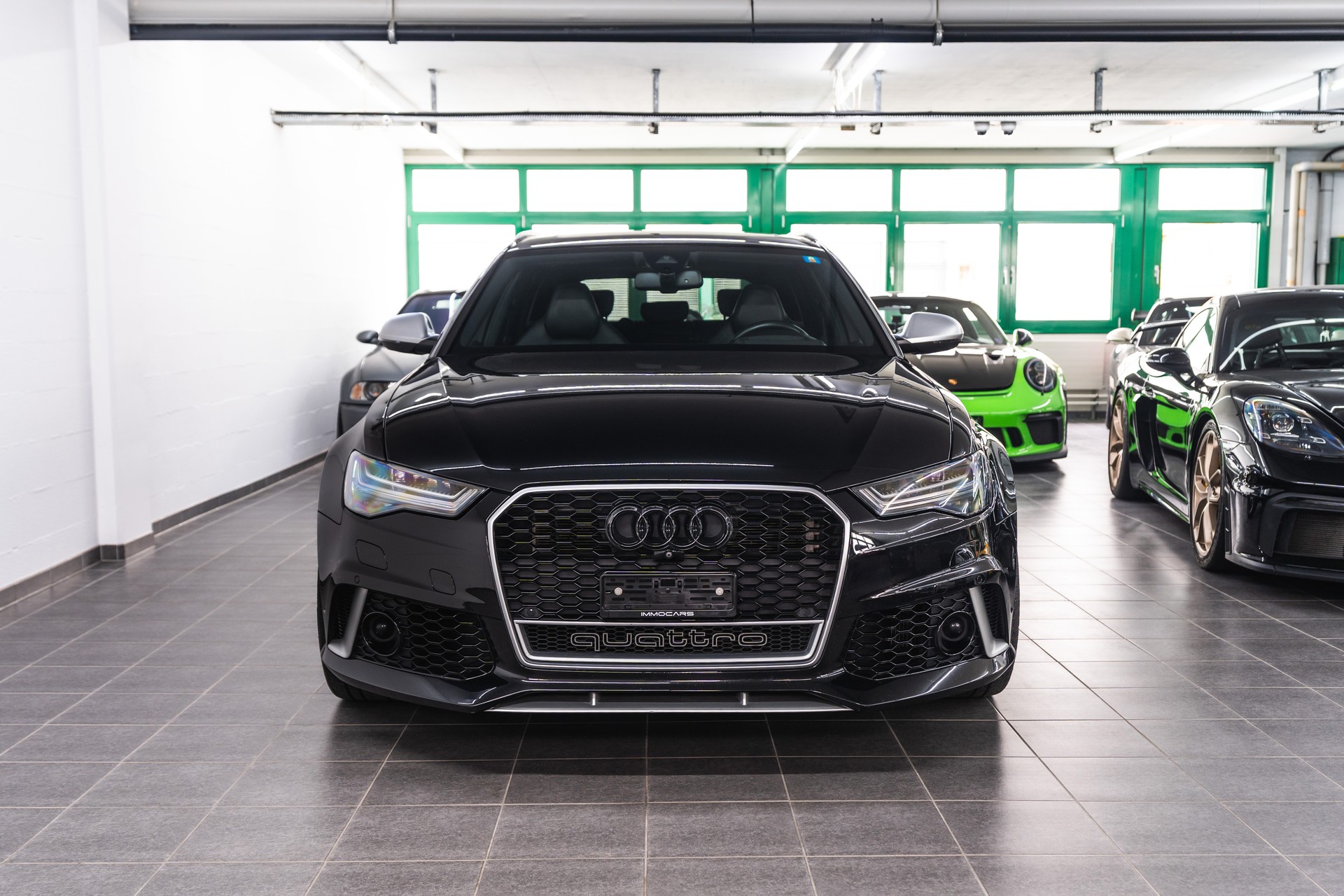 AUDI Audi RS6 Performance-showroom-element-1