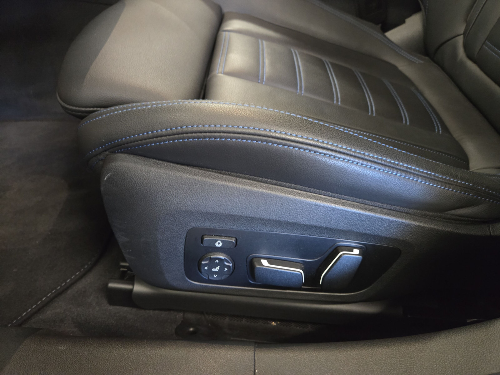 BMW 330i Touring xDrive Steptronic M Sport Pro-image-18