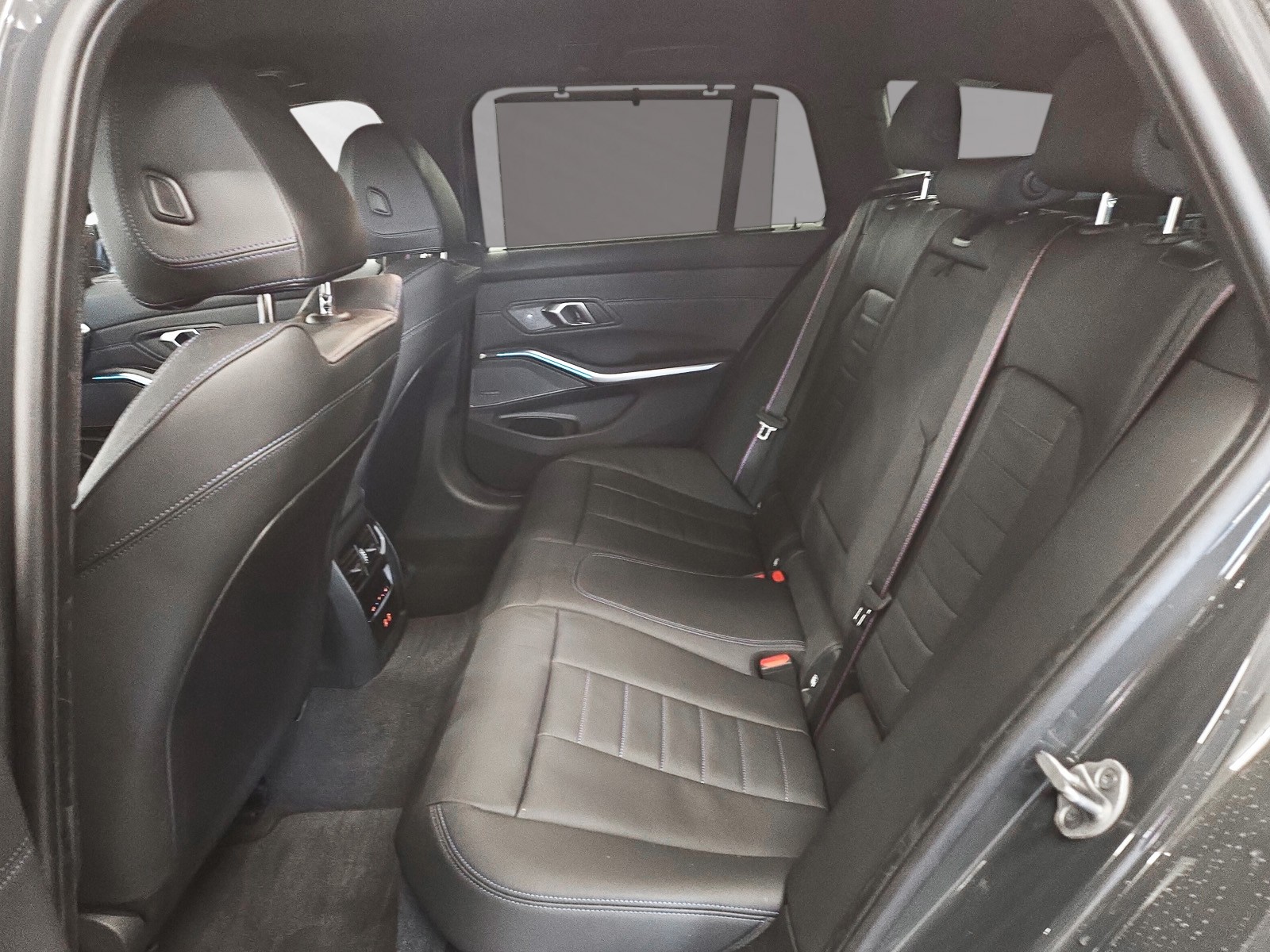 BMW 330i Touring xDrive Steptronic M Sport Pro-image-6
