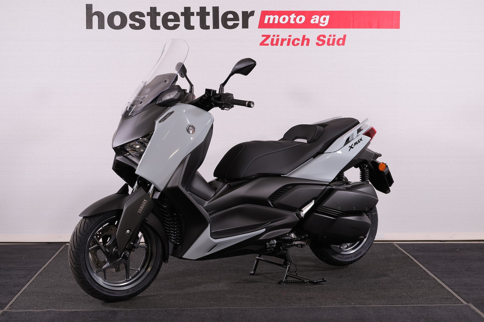 YAMAHA XMAX 300 Tech MAX+-showroom-element-1