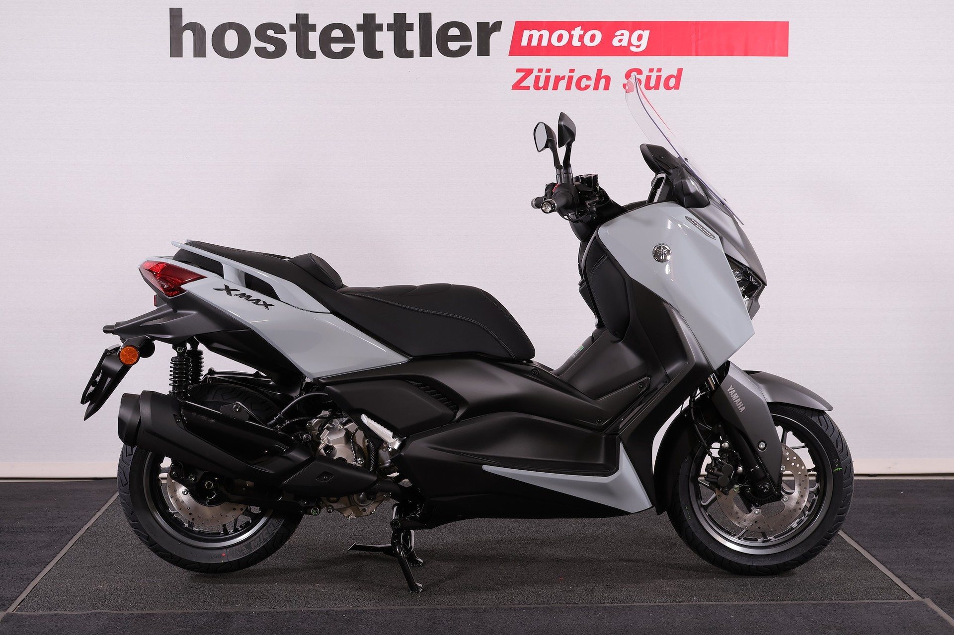 YAMAHA XMAX 300 Tech MAX+-showroom-element-3