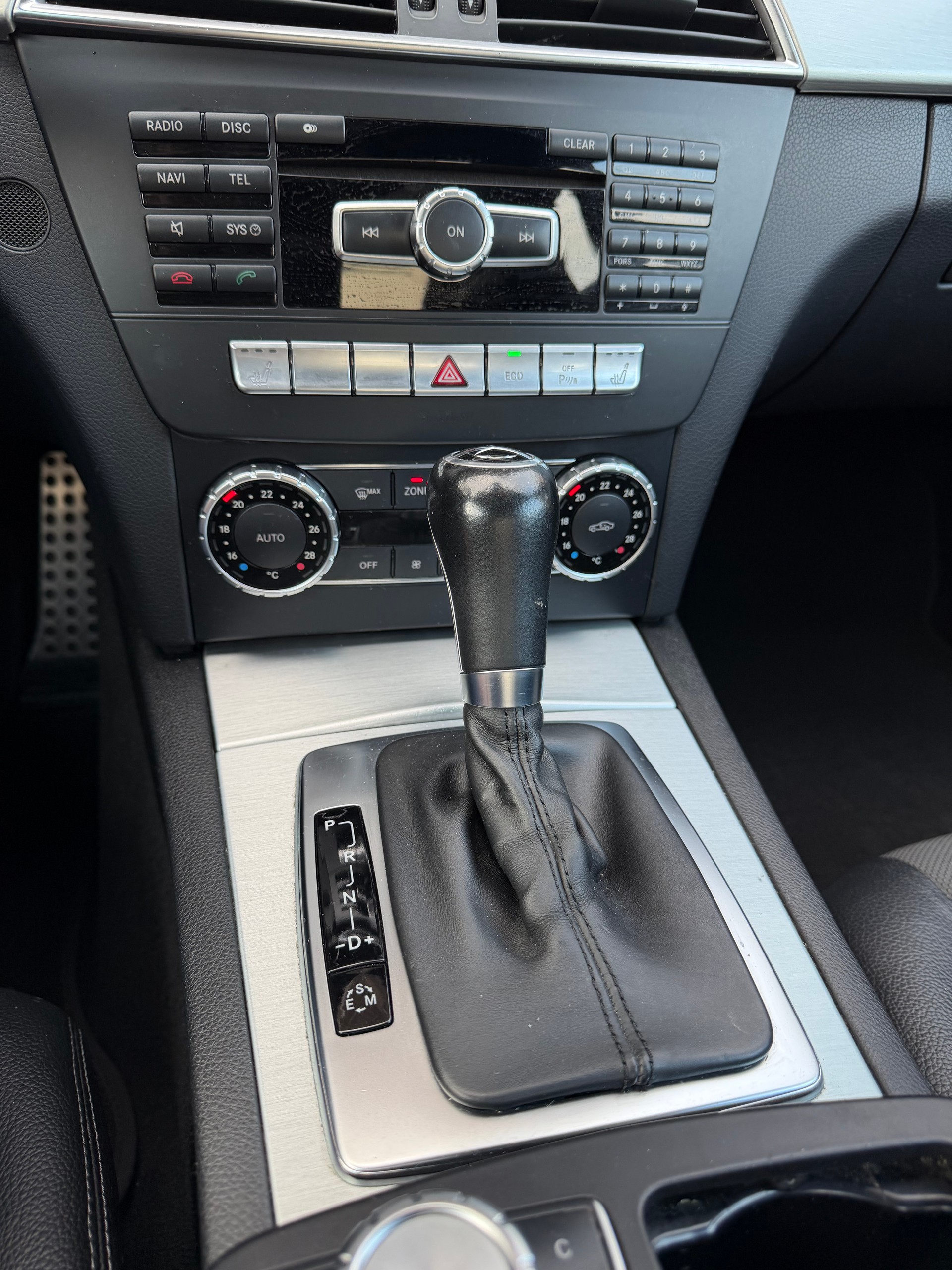 MERCEDES-BENZ C 180 Coupé 7G-Tronic-image-10