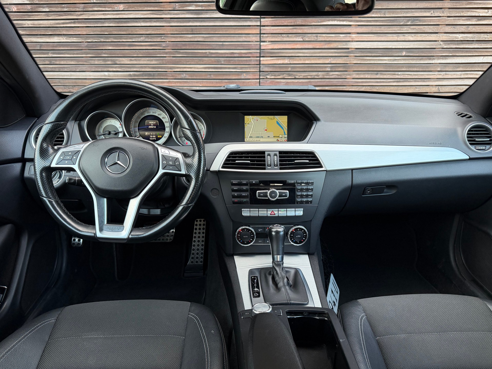 MERCEDES-BENZ C 180 Coupé 7G-Tronic-image-5