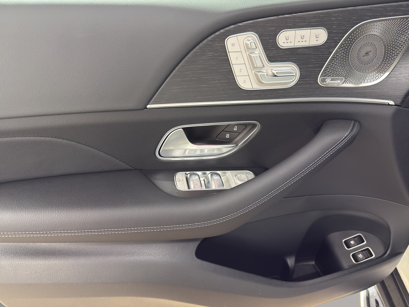 MERCEDES-BENZ GLE 400 e 4MATIC Coupé with EQ Hybrid Technology-image-12