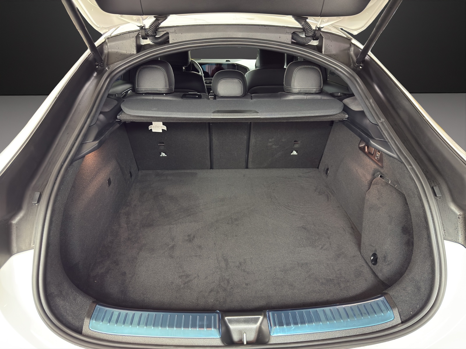 MERCEDES-BENZ GLE 400 e 4MATIC Coupé with EQ Hybrid Technology-image-8
