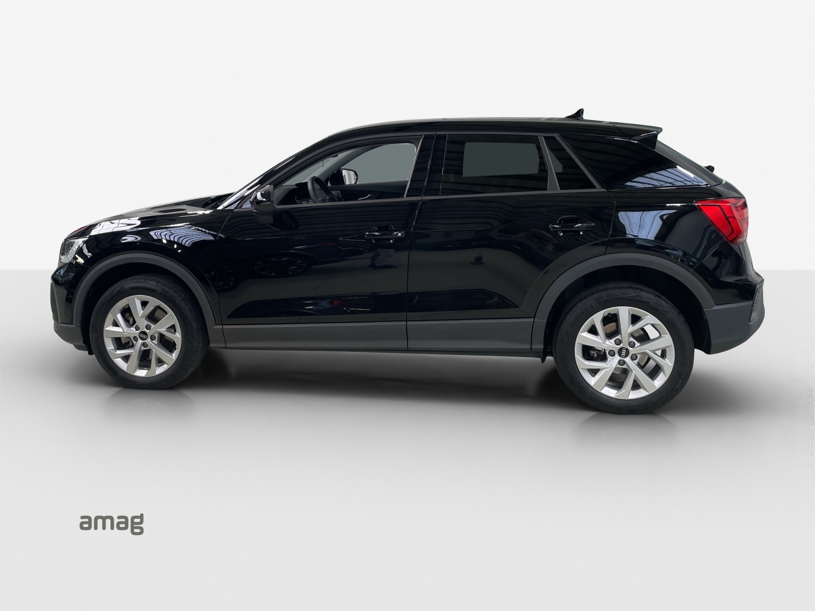 AUDI Q2 40 TFSI Attraction quattro S-tronic-image-1