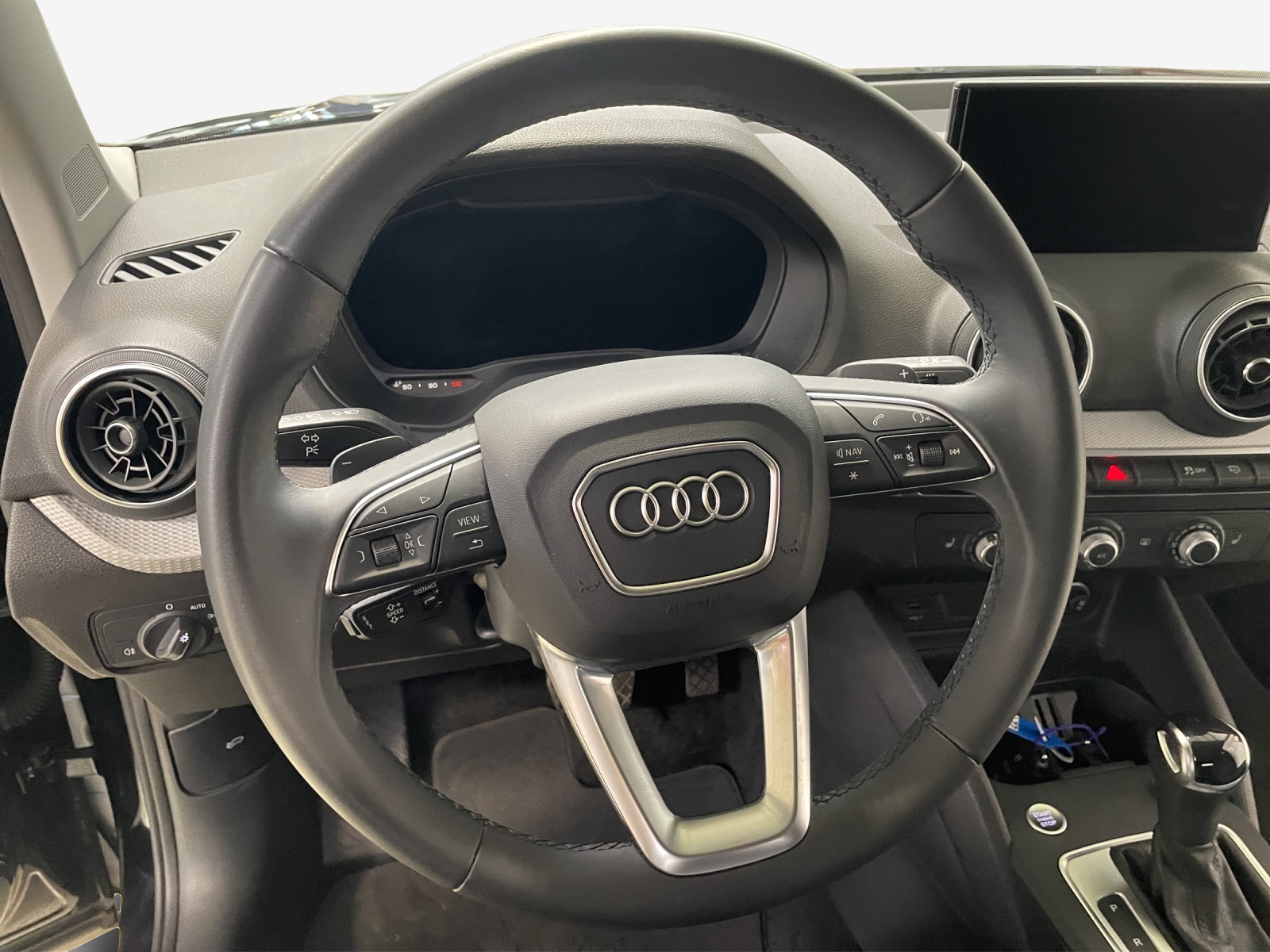 AUDI Q2 40 TFSI Attraction quattro S-tronic-image-9