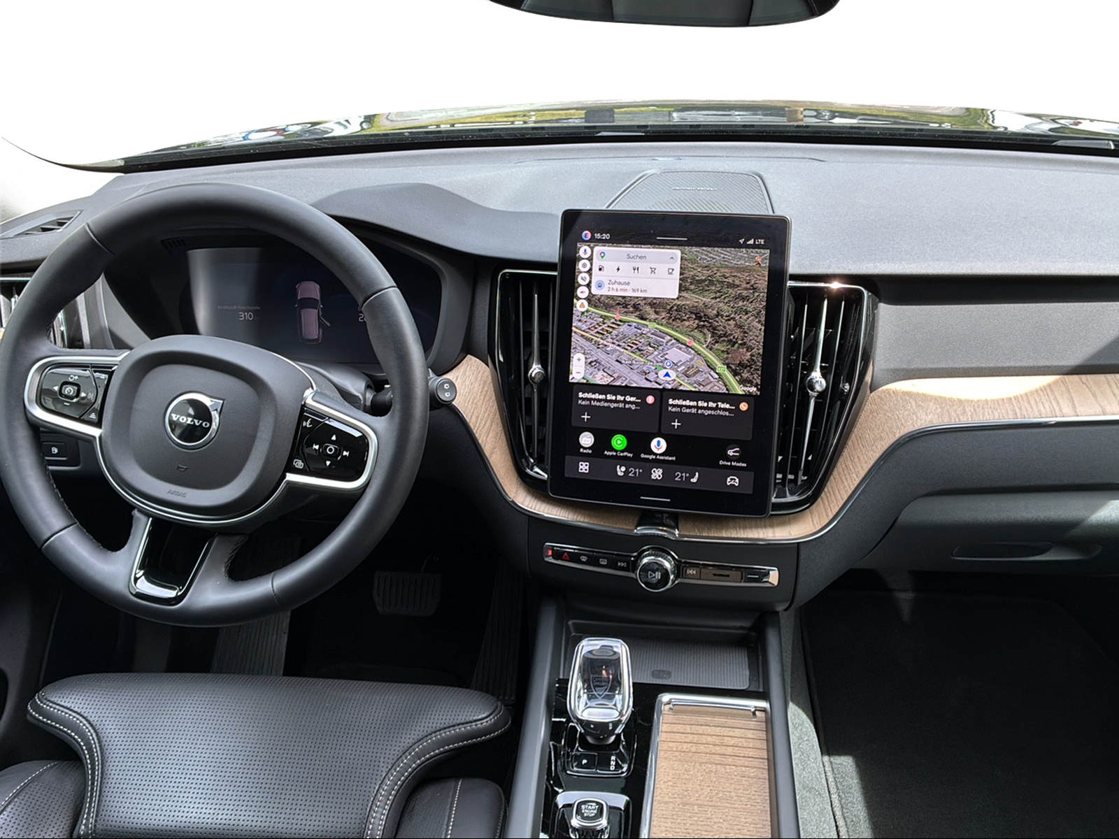 VOLVO XC60 2.0 T6 TE Plus Dark eAWD-image-9