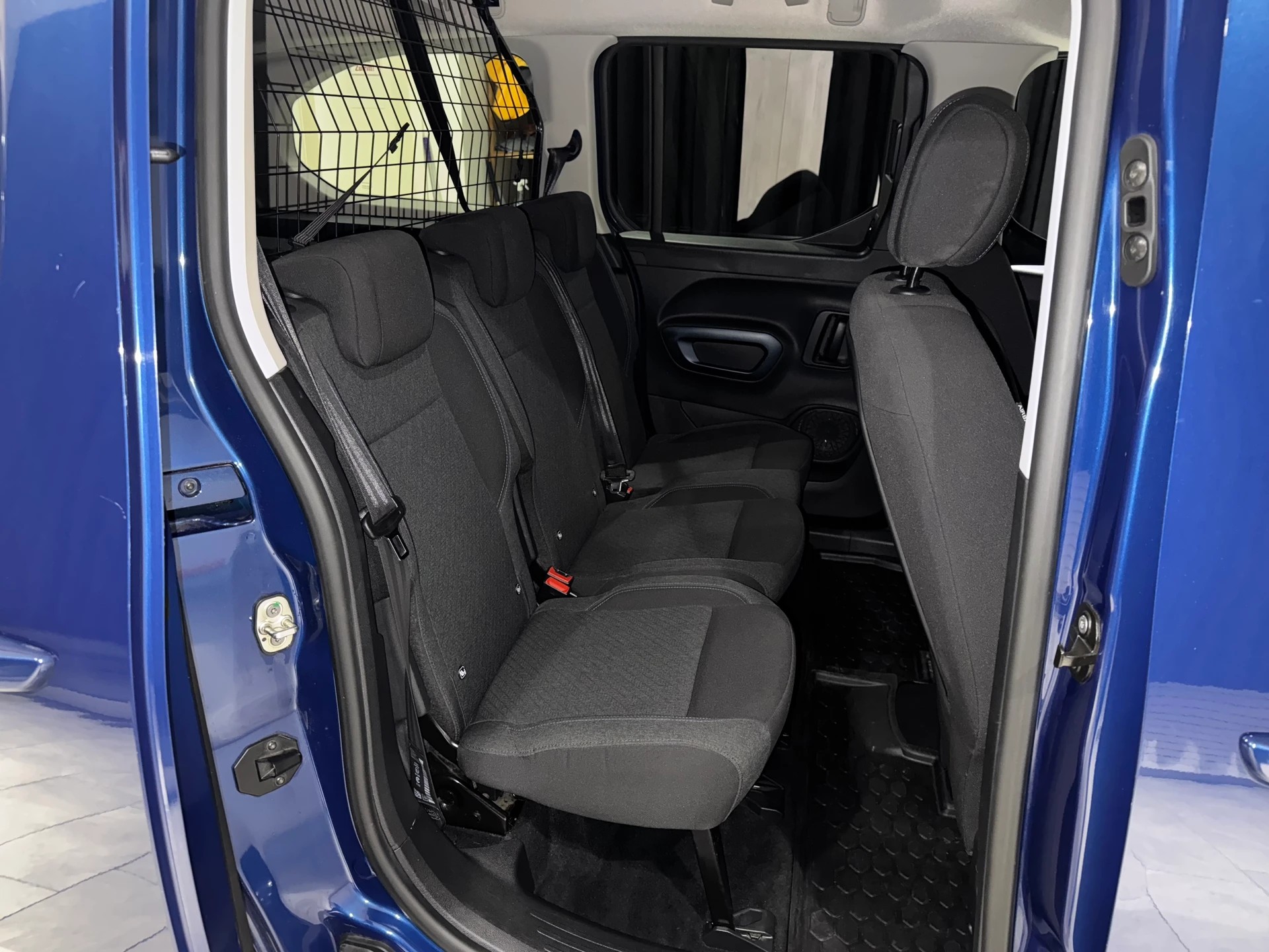 PEUGEOT Rifter 1.5 BlueHDi GT Line-image-12