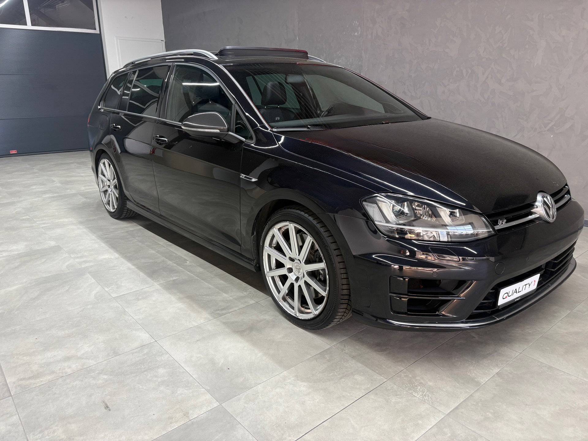 VW Golf Variant 2.0 TSI R 4 Motion DSG