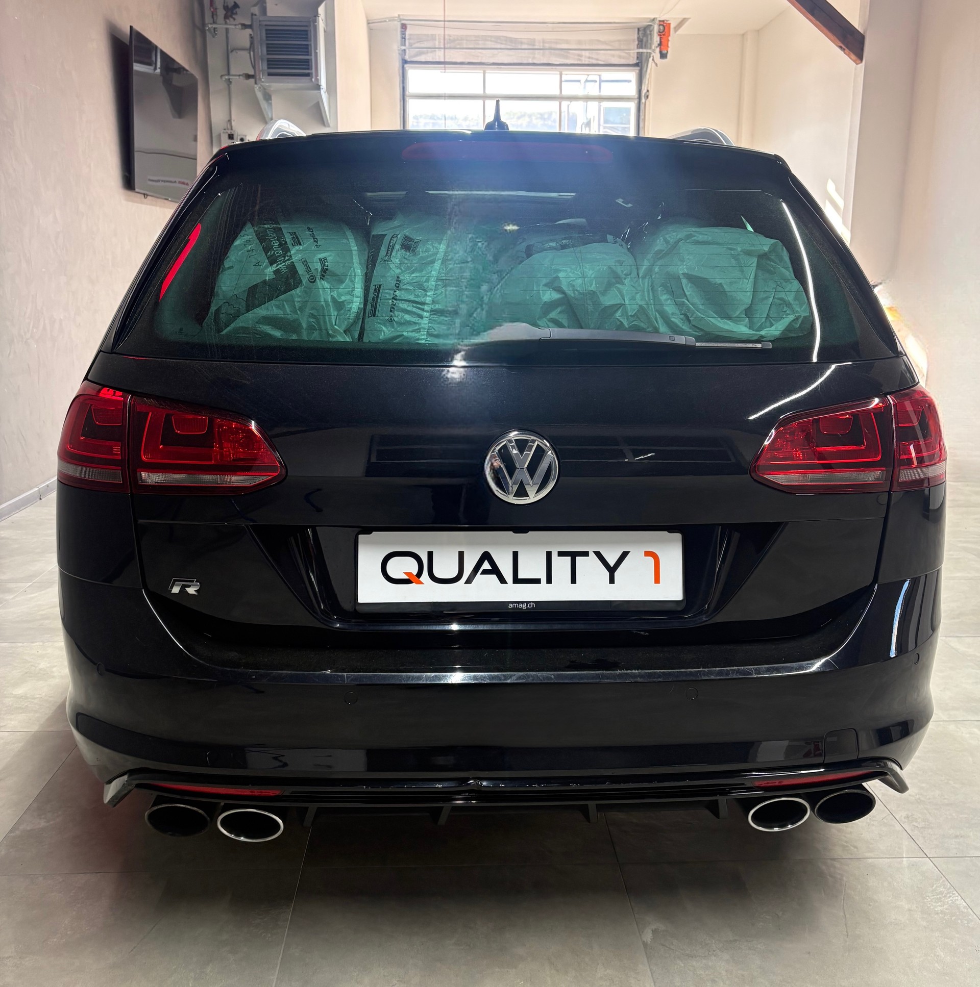VW Golf Variant 2.0 TSI R 4 Motion DSG-image-5