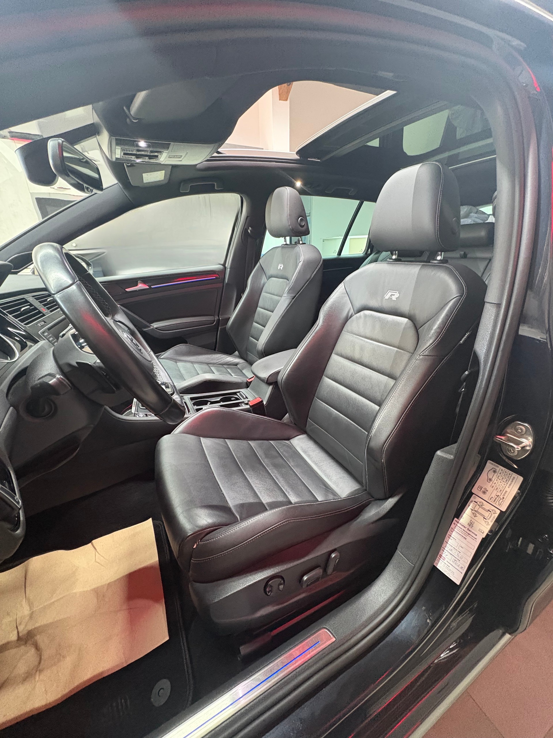 VW Golf Variant 2.0 TSI R 4 Motion DSG-image-6