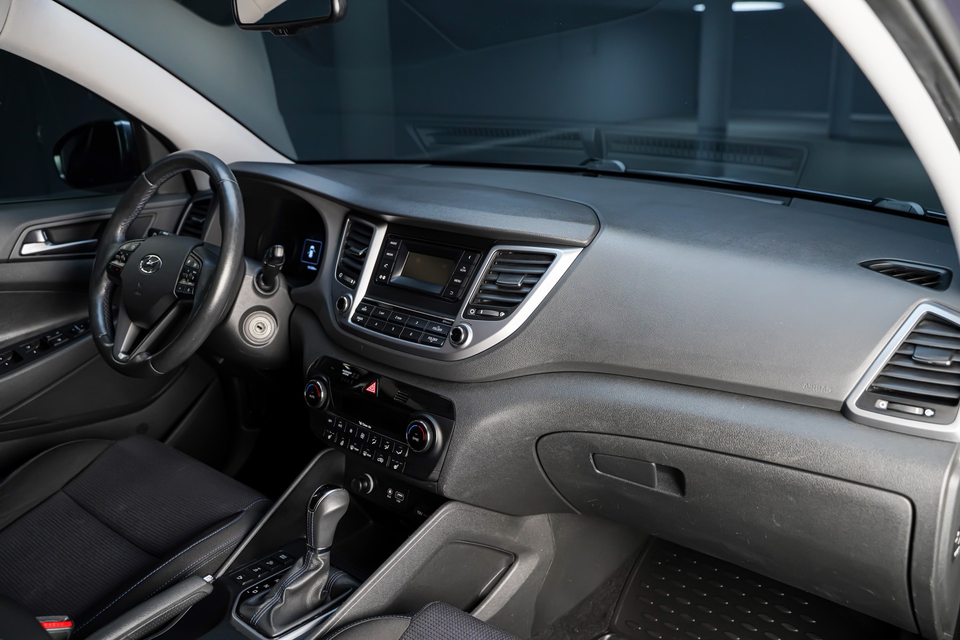 HYUNDAI TUCSON 2.0 GDI 4x4-image-16