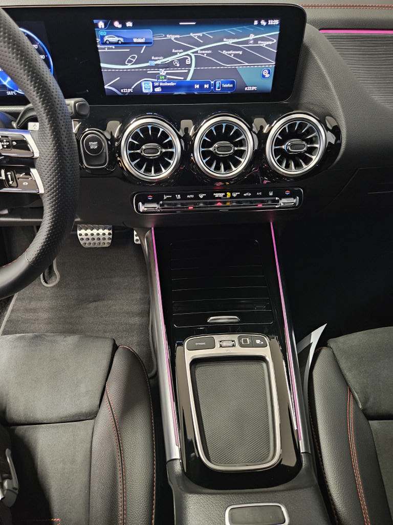 MERCEDES-BENZ EQA 350 4Matic AMG Line Swiss Star-image-9